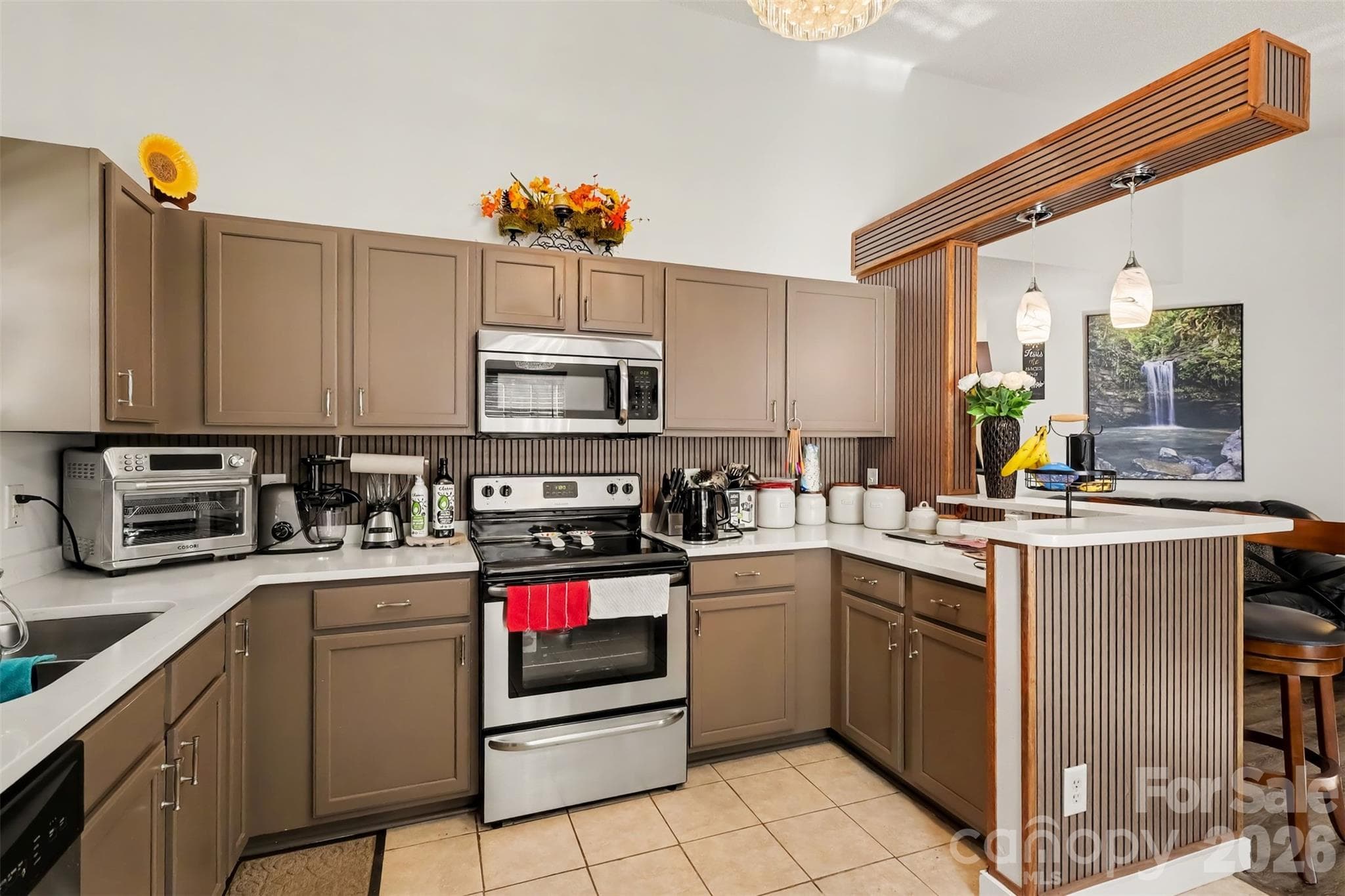 Single Family Residence at 6950 Silver Garden Lane, Charlotte, photo 16 of 34