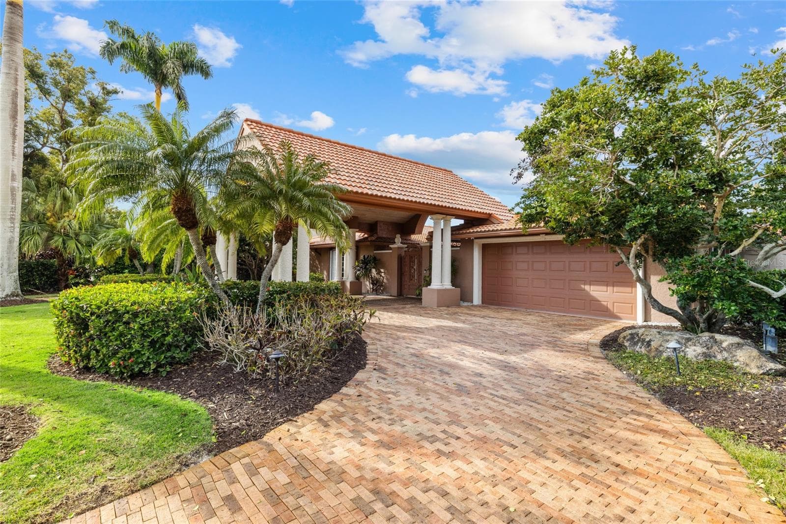 Single Family Residence at 1749 SANDALWOOD DR, SARASOTA, photo 5 of 49