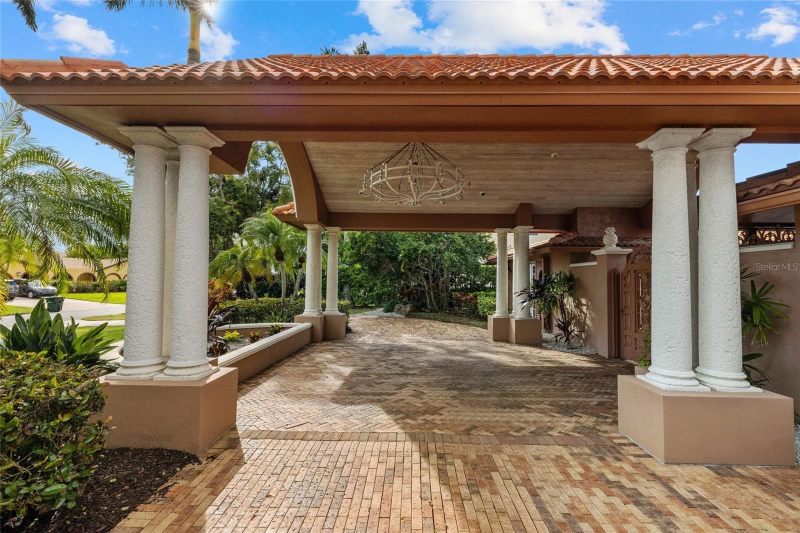 Single Family Residence at 1749 SANDALWOOD DR, SARASOTA, photo 6 of 49