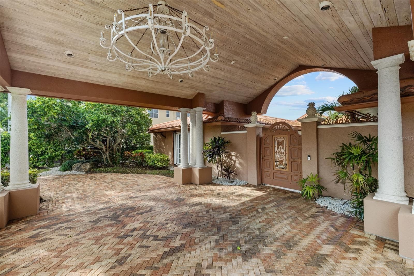 Single Family Residence at 1749 SANDALWOOD DR, SARASOTA, photo 7 of 49