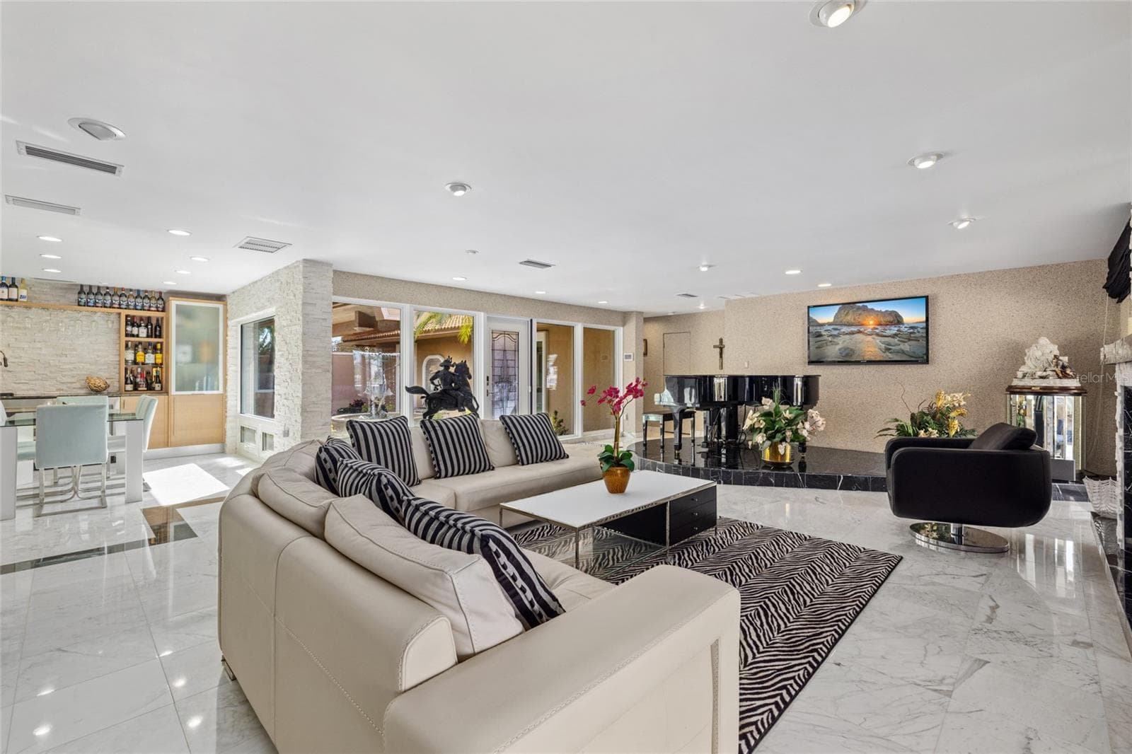 Single Family Residence at 1749 SANDALWOOD DR, SARASOTA, photo 10 of 49