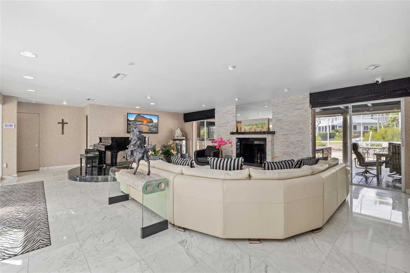 Single Family Residence at 1749 SANDALWOOD DR, SARASOTA, photo 11 of 49