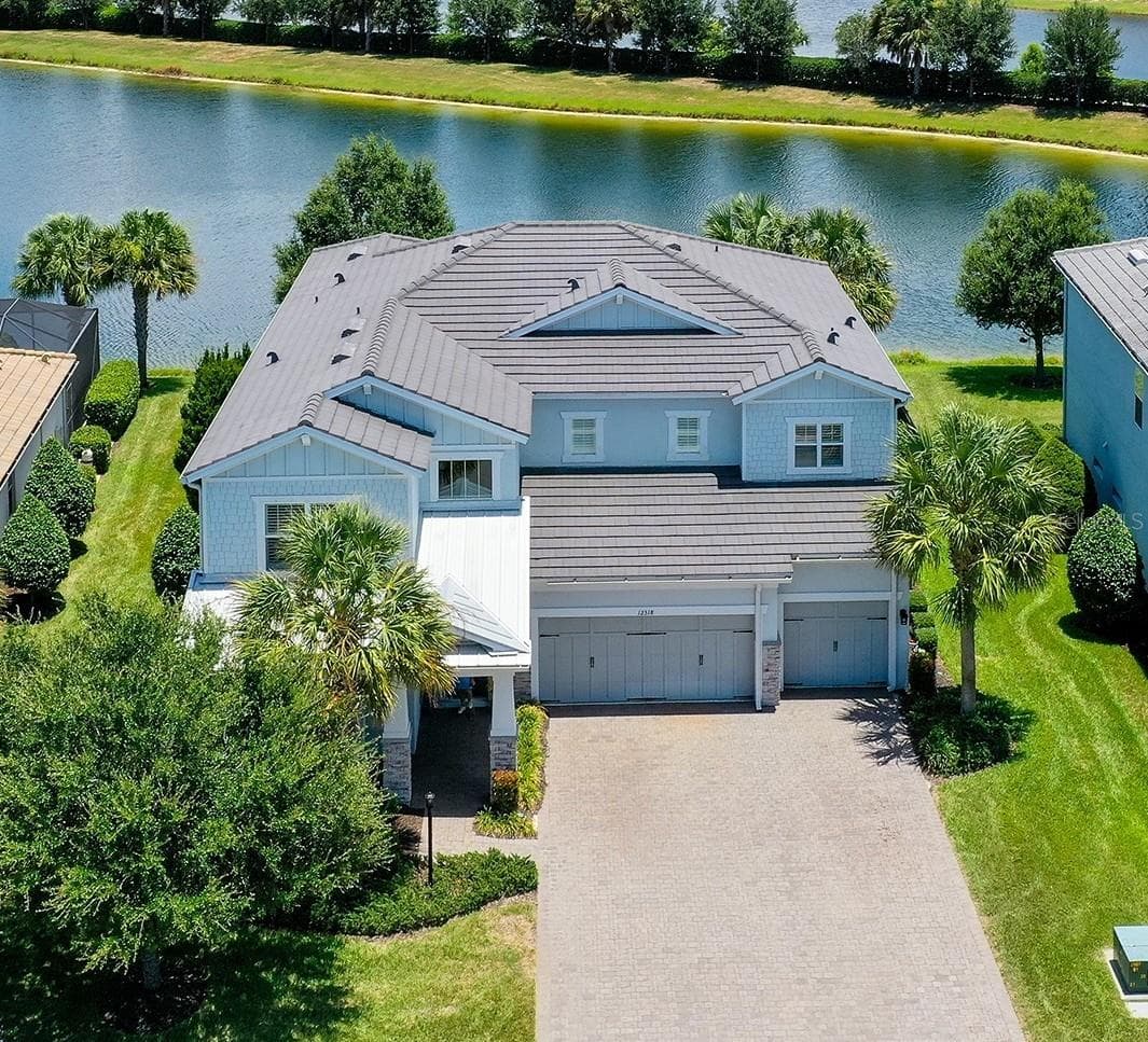 Luxury Lakefront Home - 12318 BLUE HILL TRL, BRADENTON