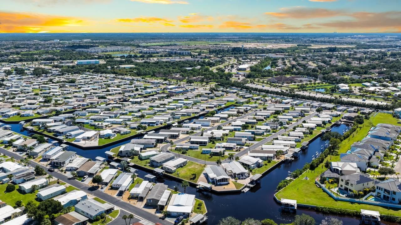 Manufactured Home at 102 E SAINT LUCIA LOOP, APOLLO BEACH, photo 48 of 49