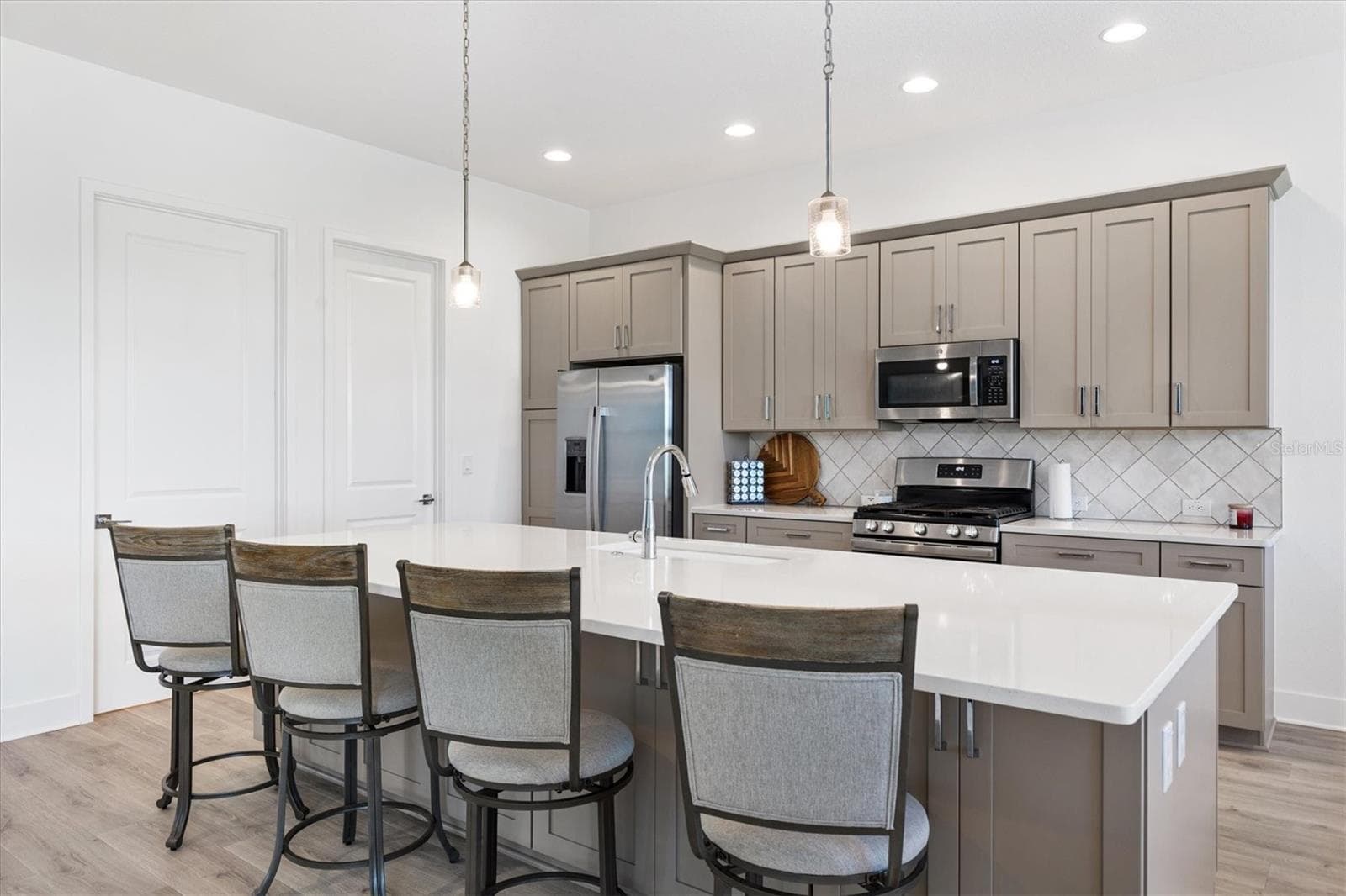 Single Family Residence at 6356 EDENFIELD RUN, THE VILLAGES, photo 19 of 55