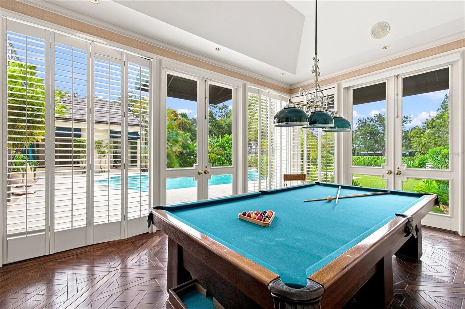 Single Family Residence at 924 S GOLF VIEW ST, TAMPA, photo 10 of 78