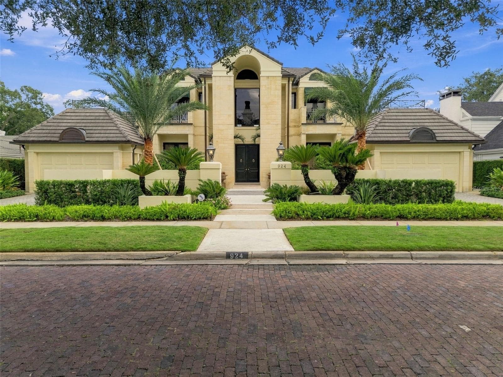 Single Family Residence at 924 S GOLF VIEW ST, TAMPA, photo 68 of 78