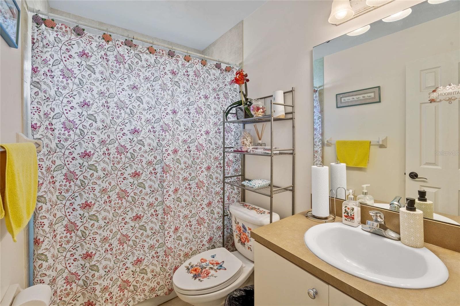 Bathroom 2 - 404 NW 232ND TER, NEWBERRY