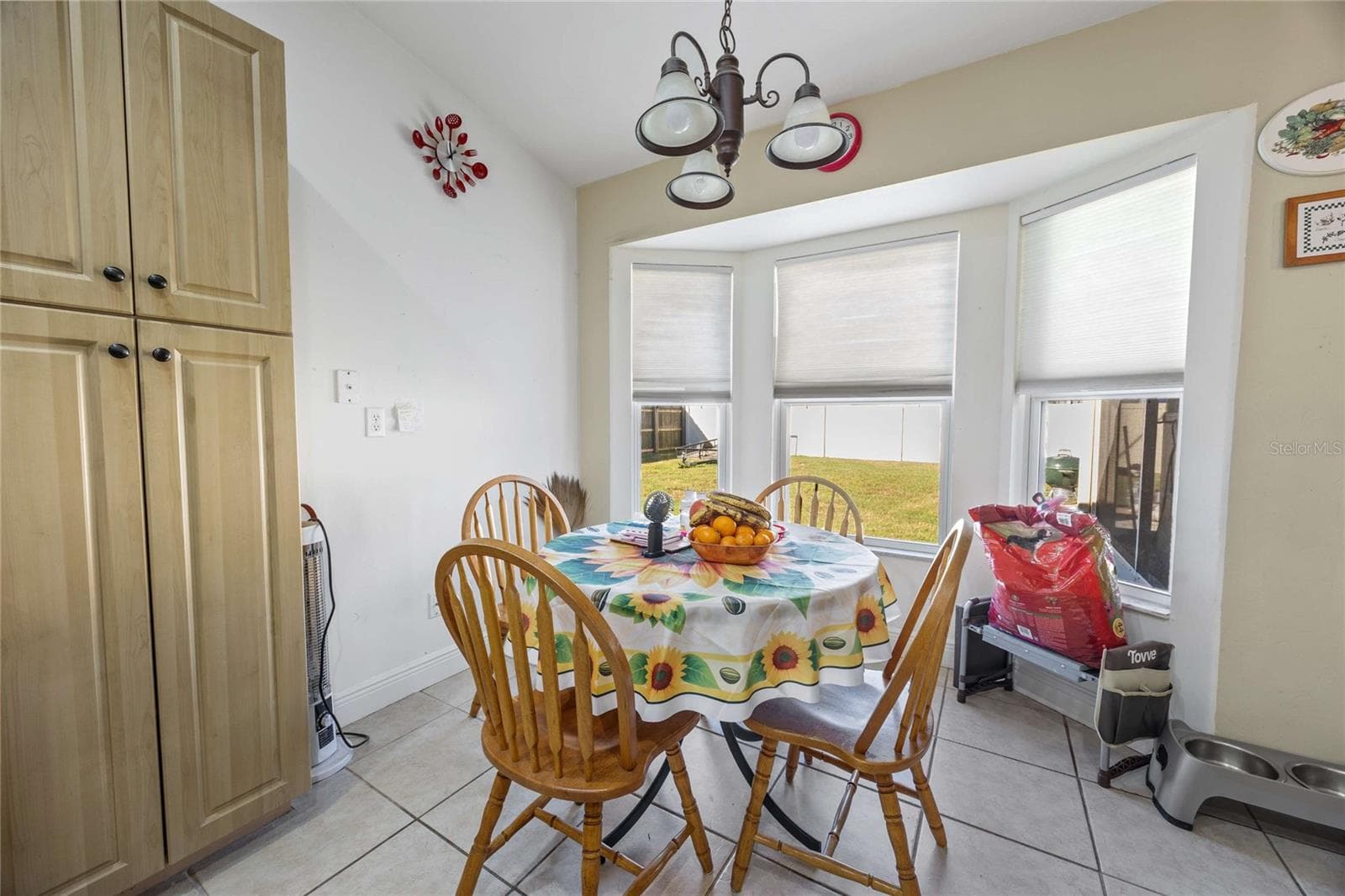 Breakfast Nook - 404 NW 232ND TER, NEWBERRY