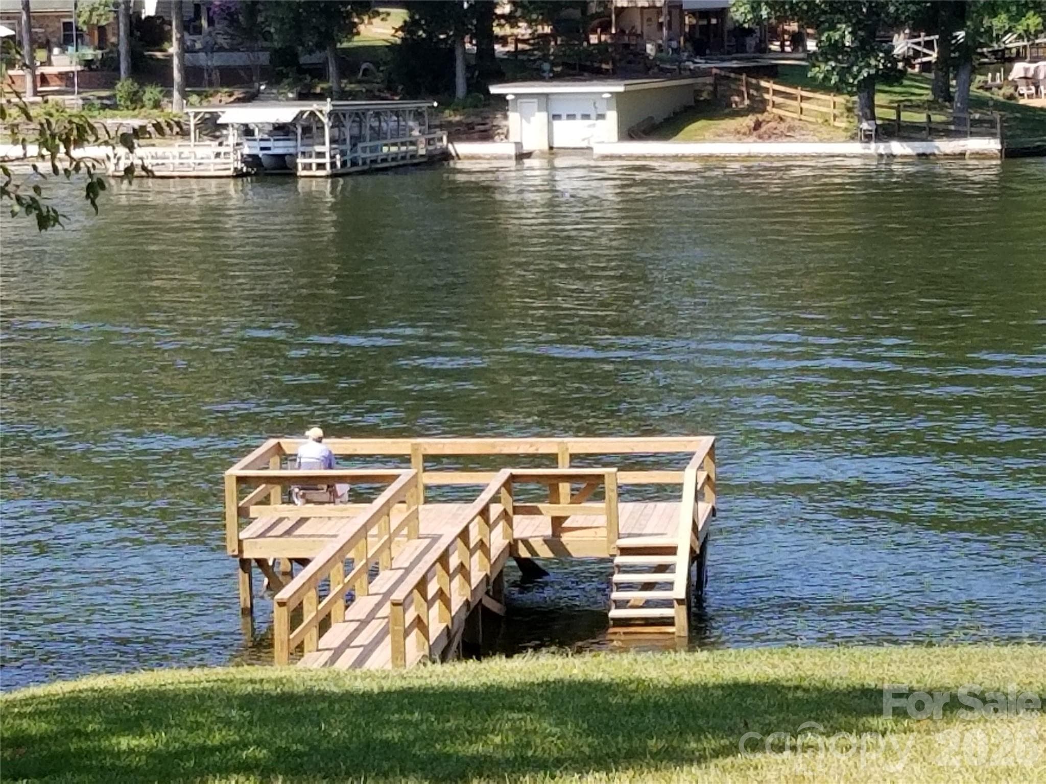 Private Pinehaven fishing pier within the neighborhood. - 1026 Pinehaven Drive, Badin Lake