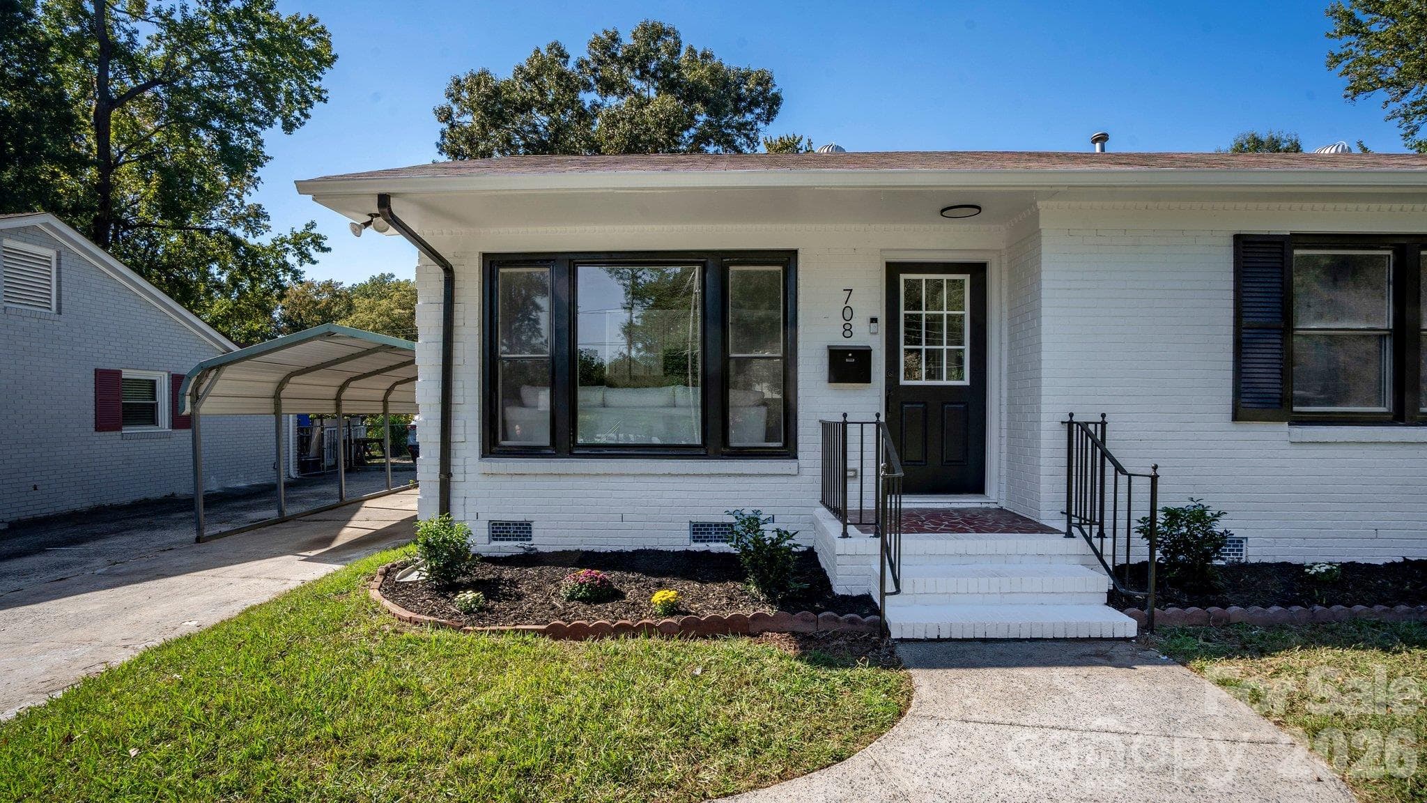Single Family Residence at 708 Aintree Road, Charlotte, photo 6 of 38