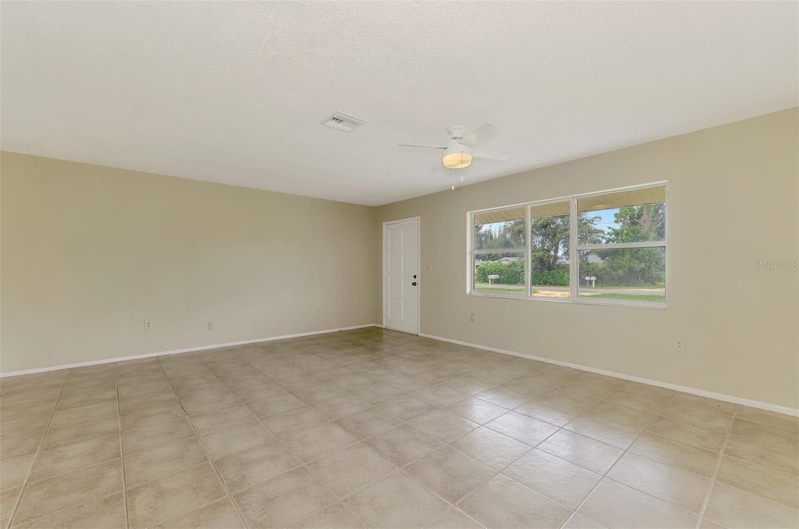 Tile floors - 1331 TUDOR RD, ENGLEWOOD