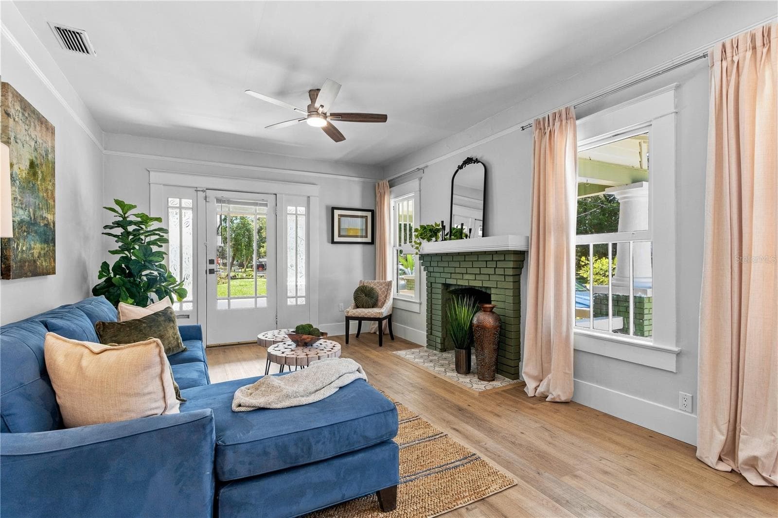 Single Family Residence at 910 E NORTH BAY ST, TAMPA, photo 6 of 36