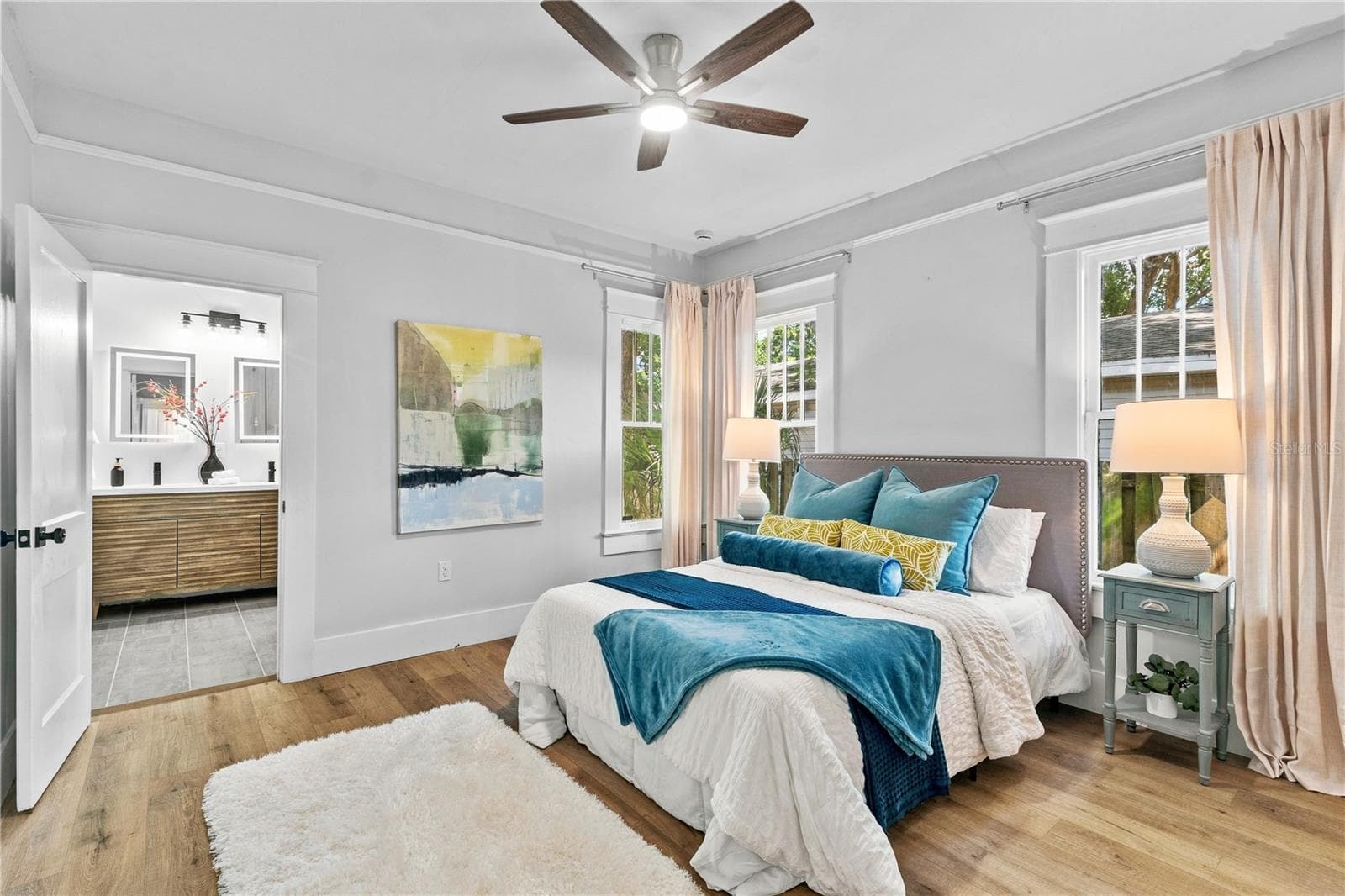 Master Room - 910 E NORTH BAY ST, TAMPA