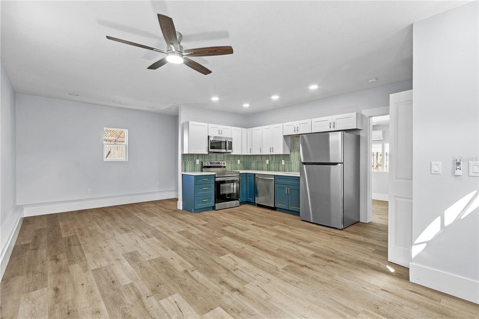 Single Family Residence at 910 E NORTH BAY ST, TAMPA, photo 26 of 36