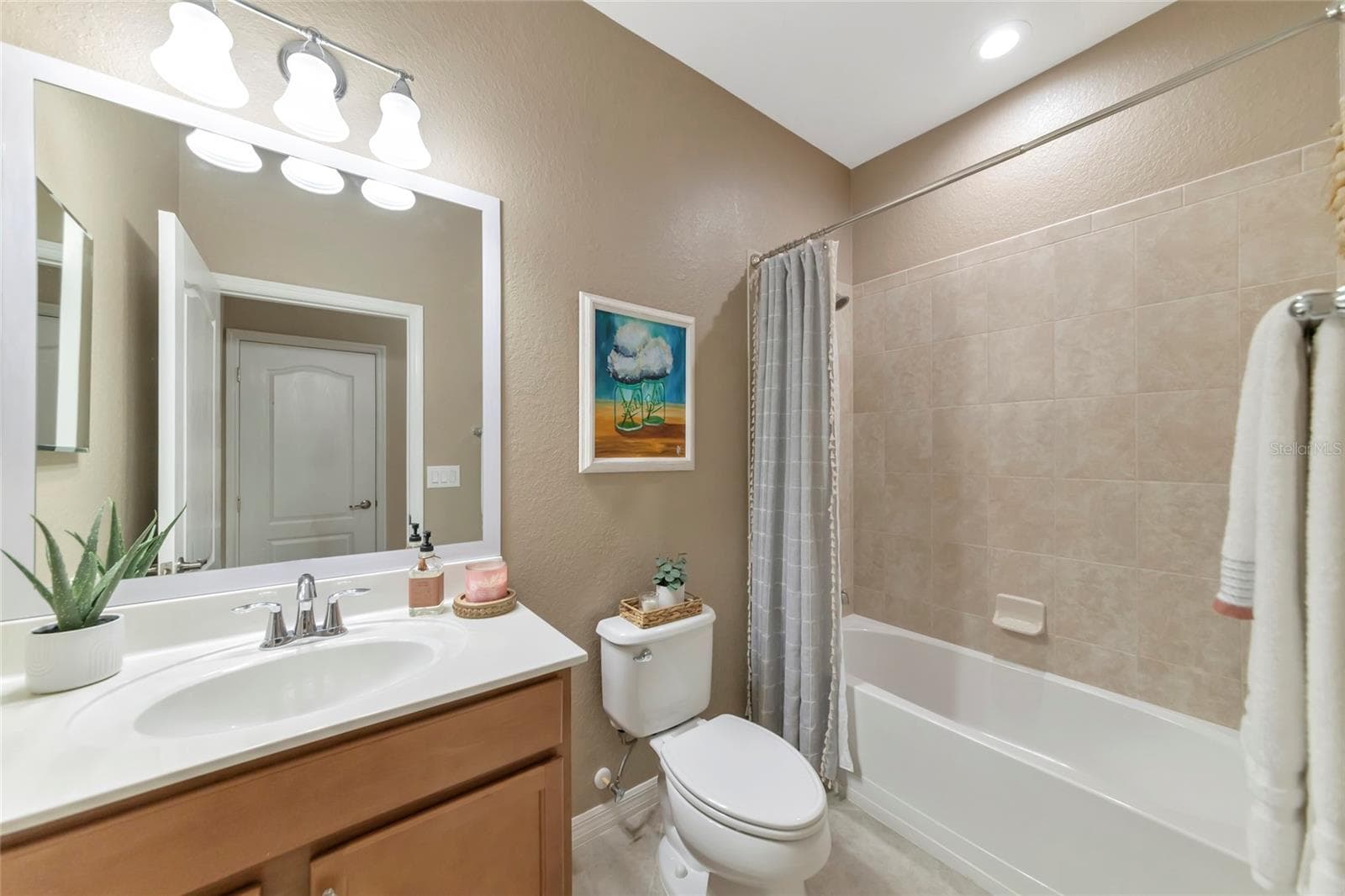 Single Family Residence at 7027 QUIET CREEK DR, BRADENTON, photo 11 of 75