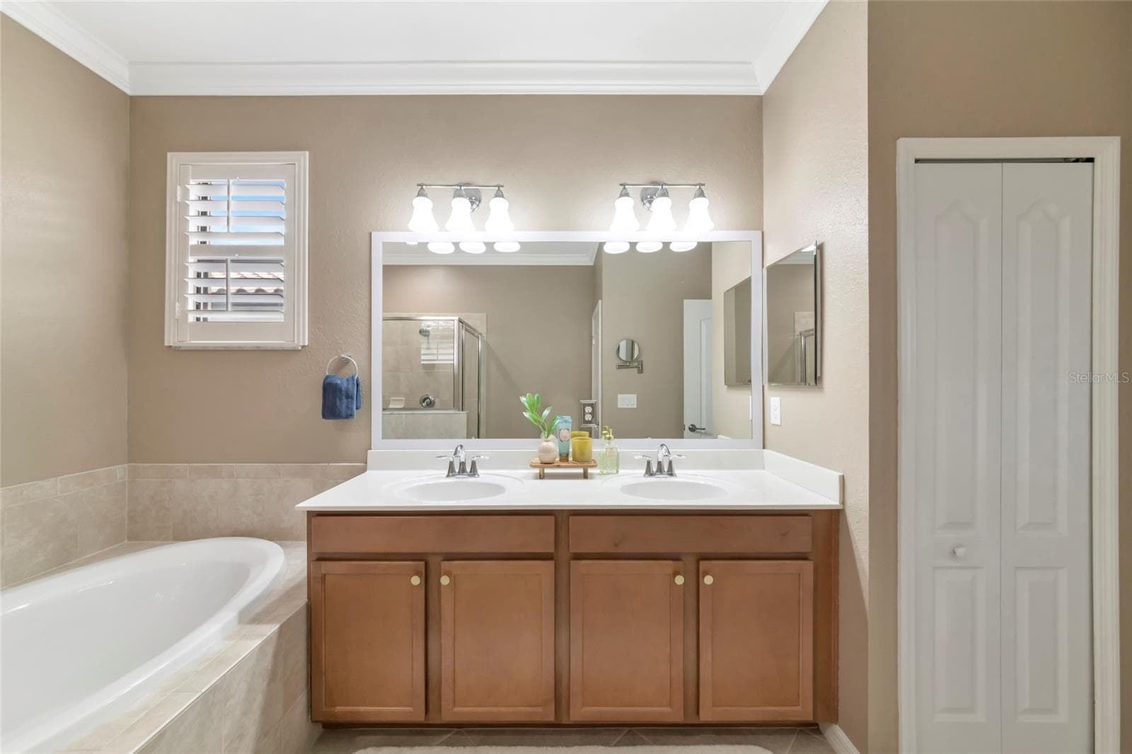 Single Family Residence at 7027 QUIET CREEK DR, BRADENTON, photo 25 of 75