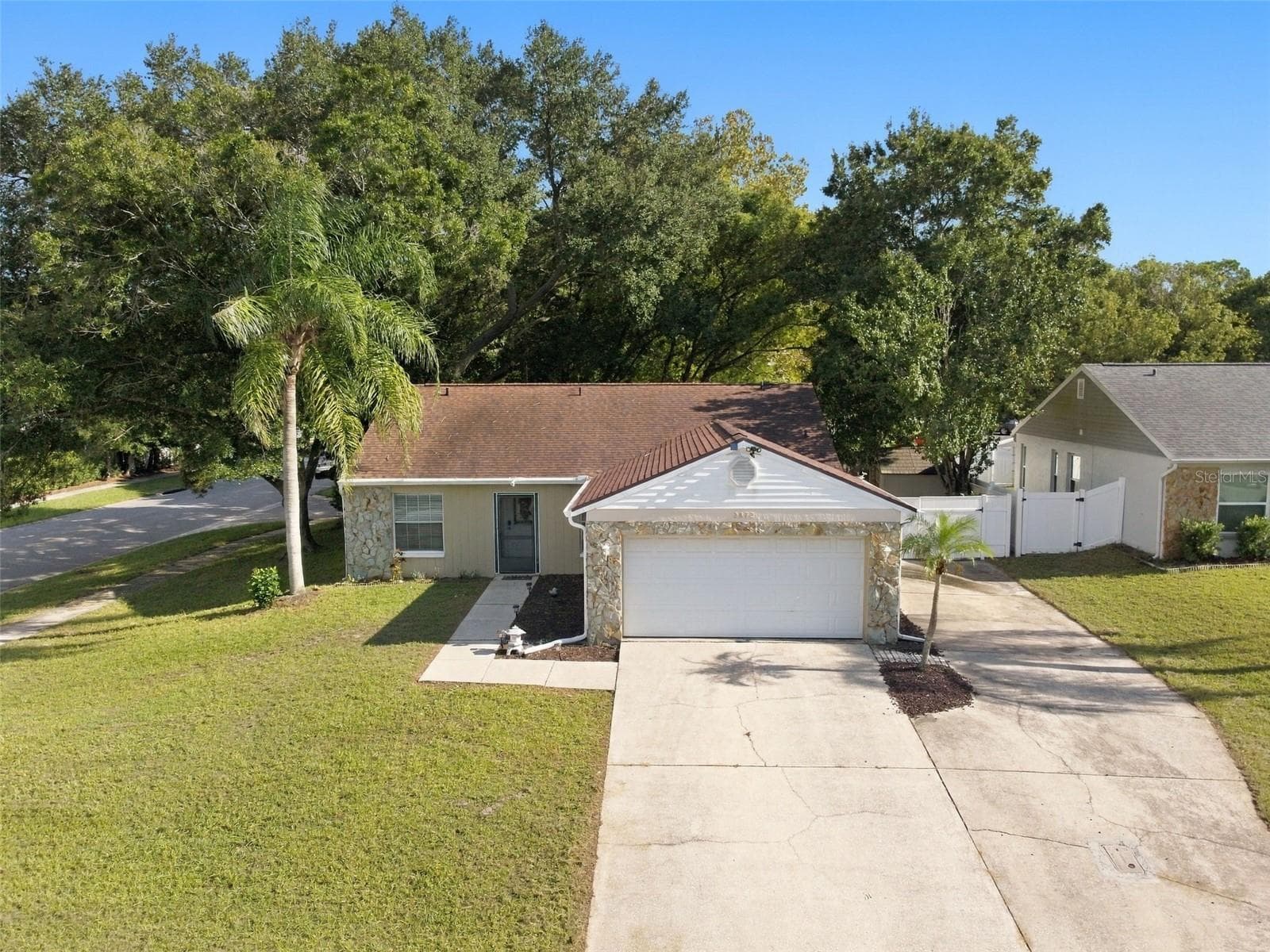 2872 WESLEYAN DR