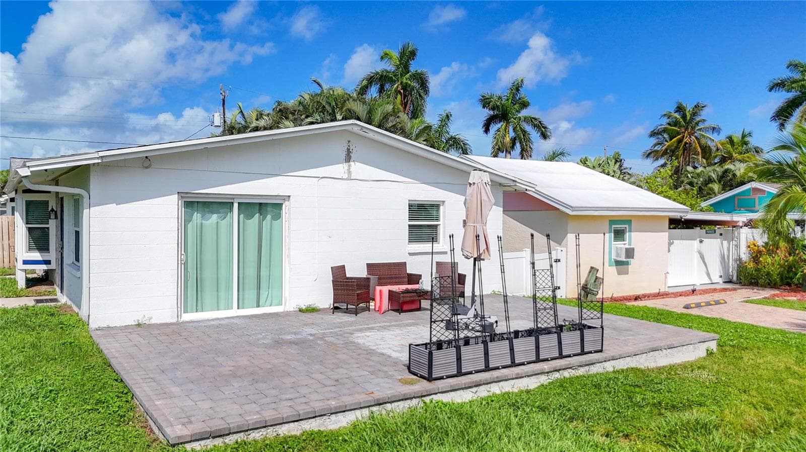 Duplex at 11704 40TH AVE W, BRADENTON, photo 16 of 62