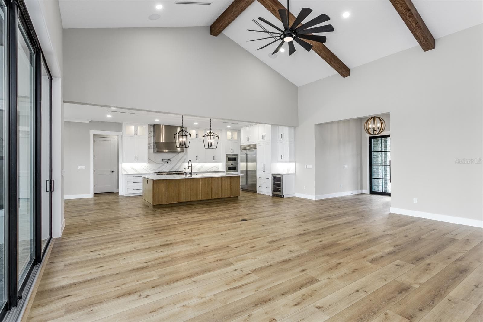 Single Family Residence at 10630 COUNTY RD S, LITHIA, photo 16 of 46