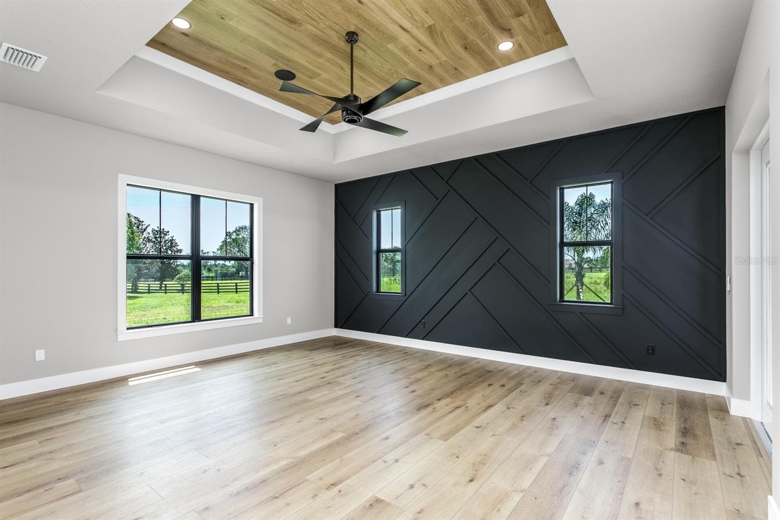 Single Family Residence at 10630 COUNTY RD S, LITHIA, photo 29 of 46