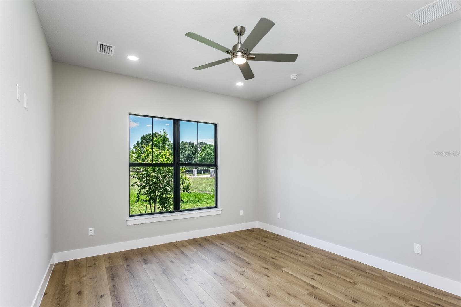 Single Family Residence at 10630 COUNTY RD S, LITHIA, photo 45 of 46