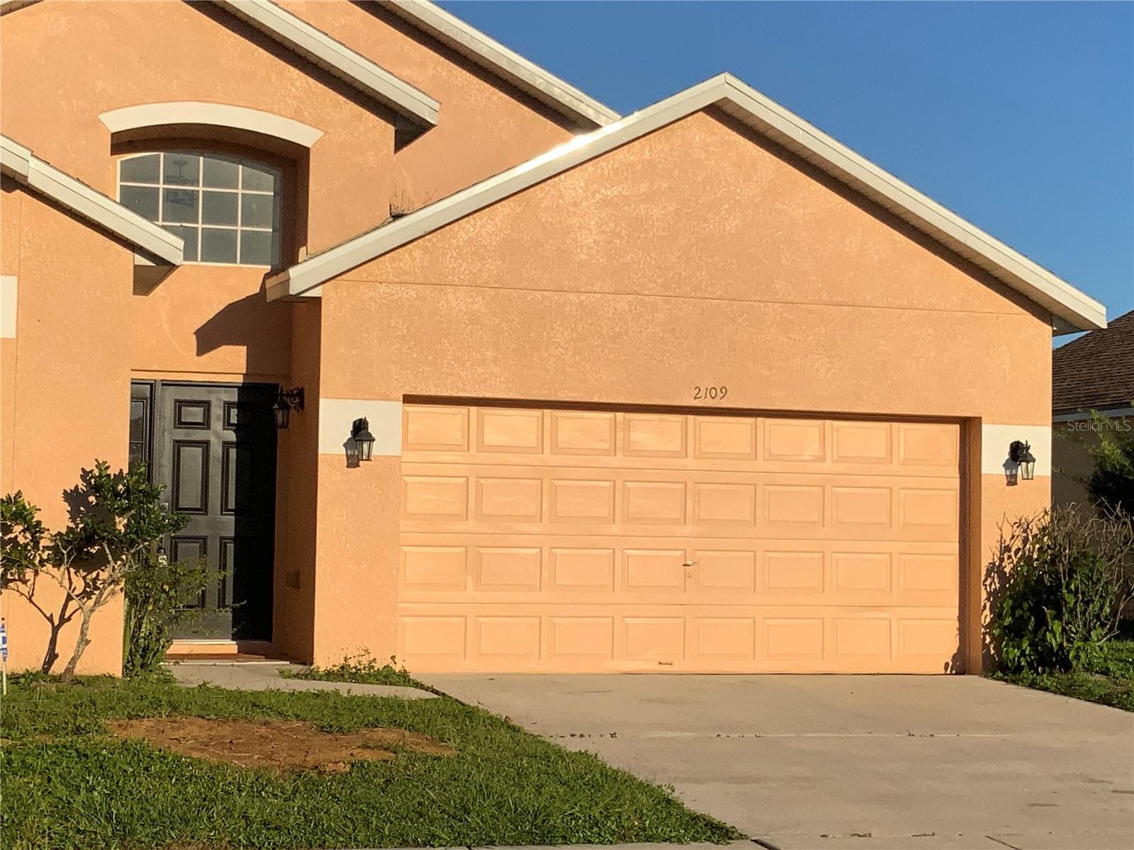 Single Family Residence at 2109 WOODSEDGE DR, KISSIMMEE, photo 2 of 31