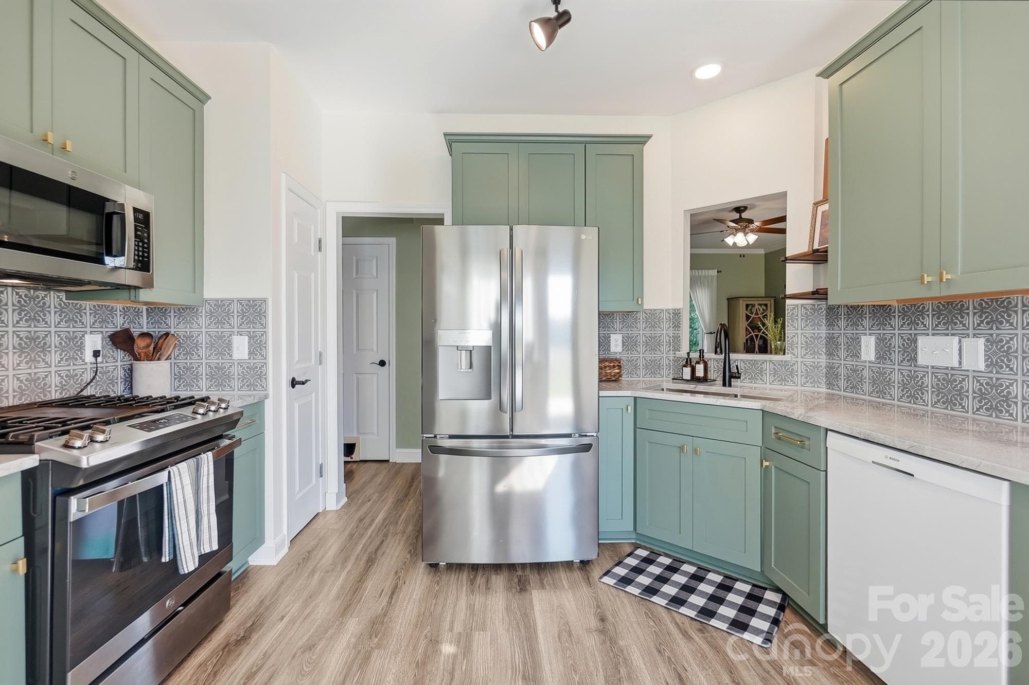 Single Family Residence at 2822 Carriage Crossing Drive, Matthews, photo 10 of 37