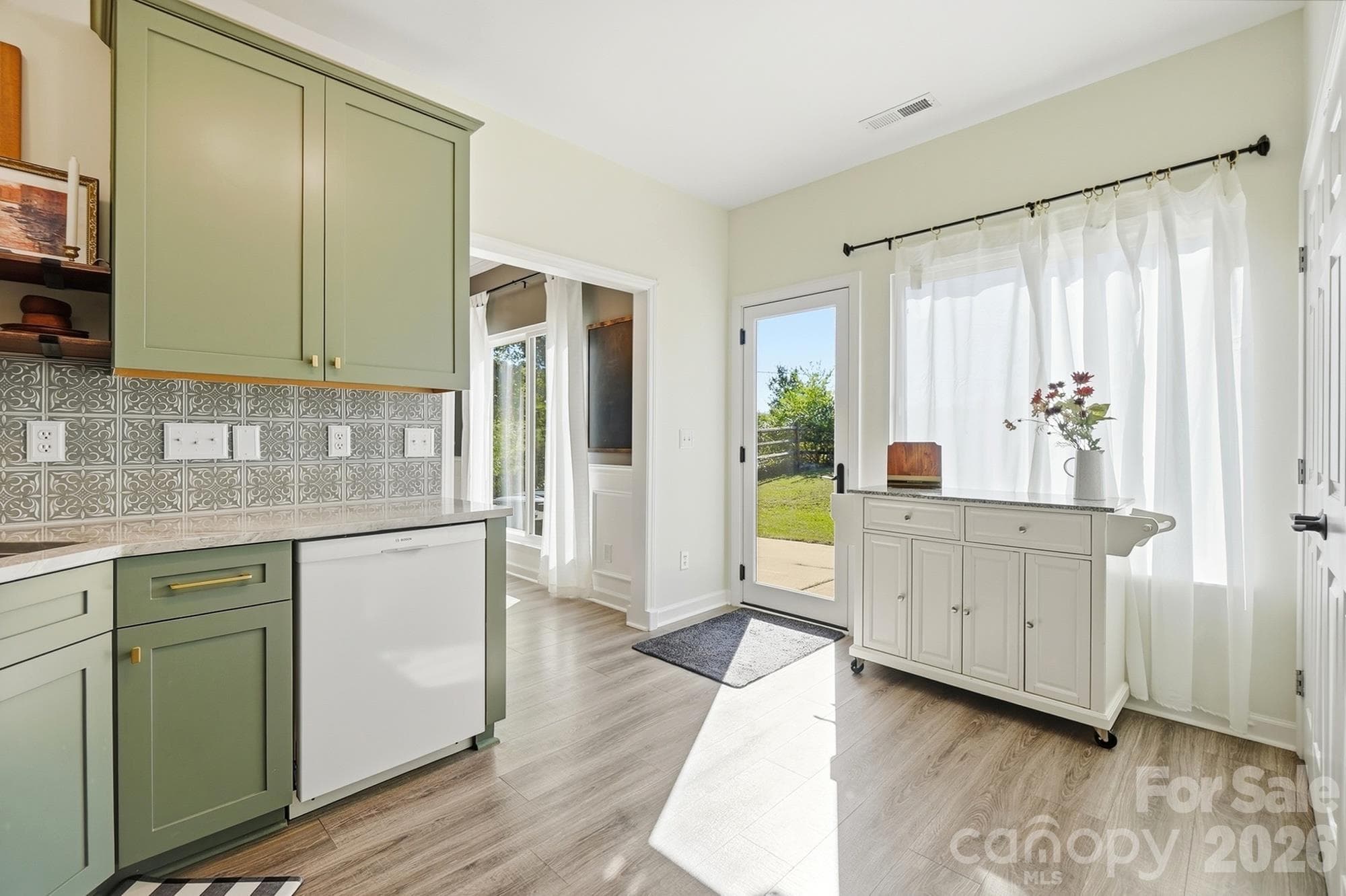Single Family Residence at 2822 Carriage Crossing Drive, Matthews, photo 13 of 37