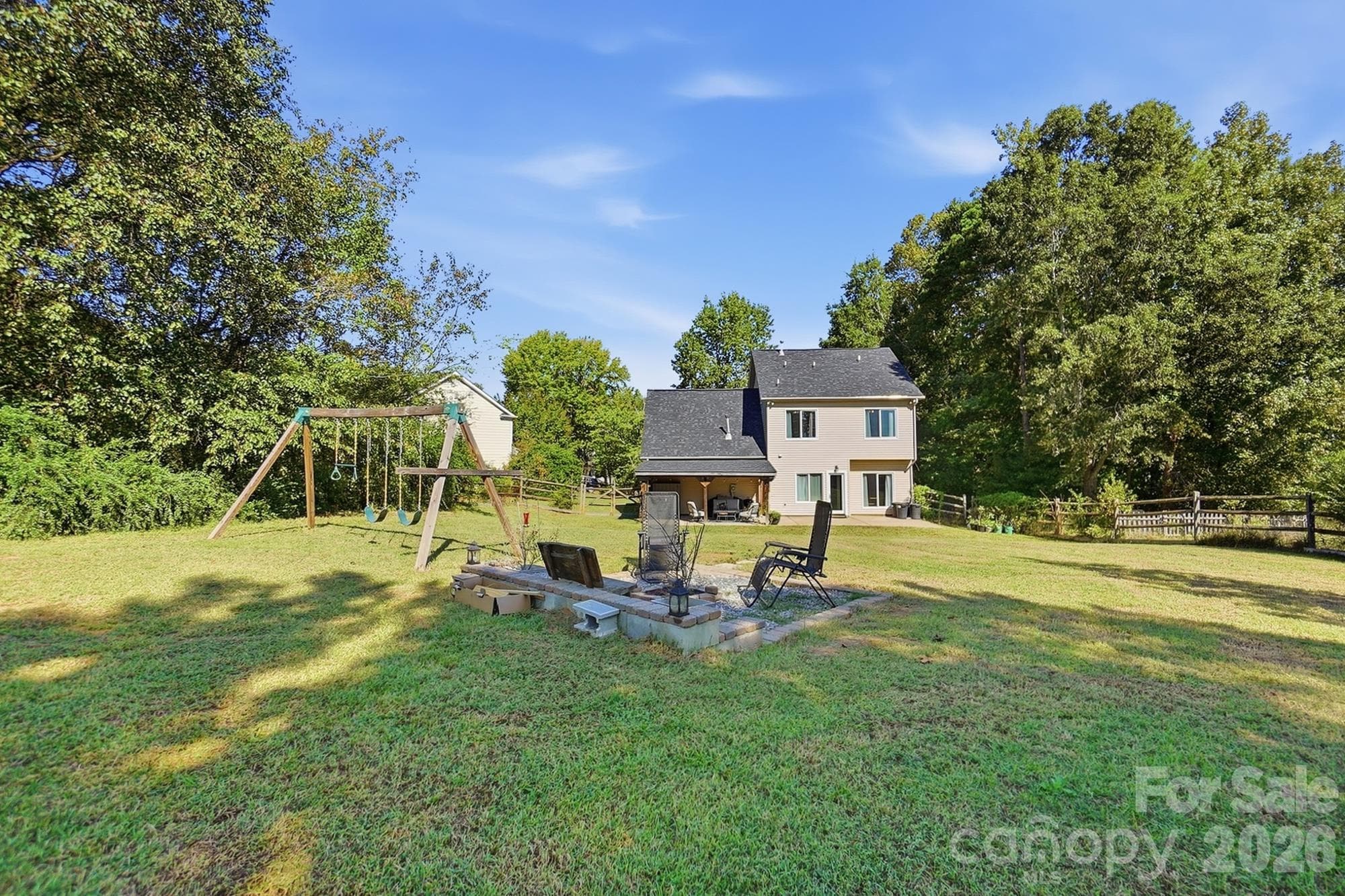 Single Family Residence at 2822 Carriage Crossing Drive, Matthews, photo 35 of 37