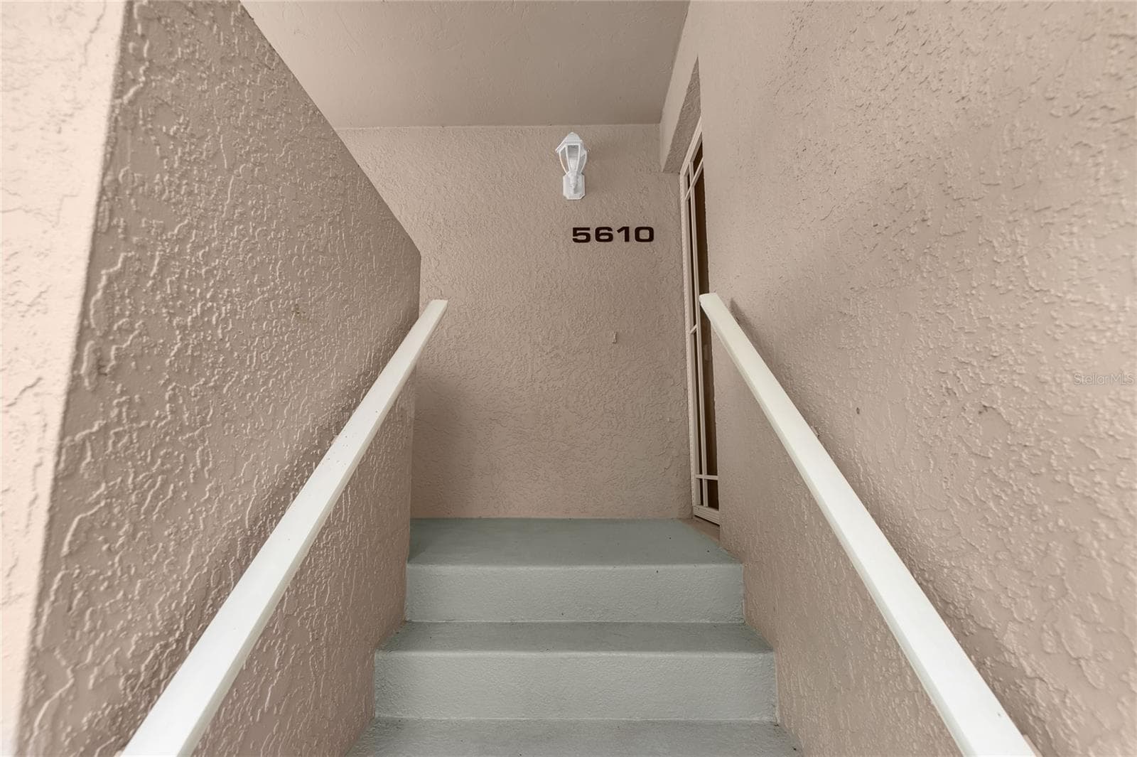 Condominium at 5610 SHEFFIELD GREENE CIR #6, SARASOTA, photo 5 of 54