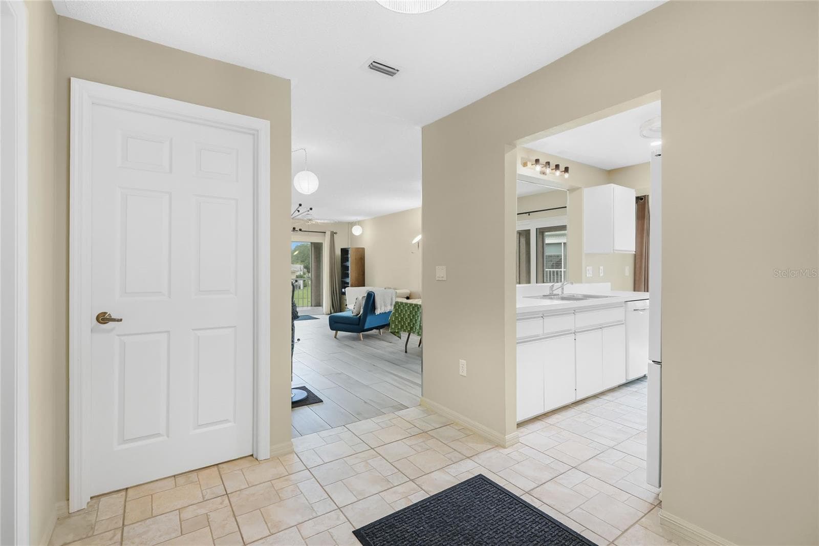 Condominium at 5610 SHEFFIELD GREENE CIR #6, SARASOTA, photo 6 of 54