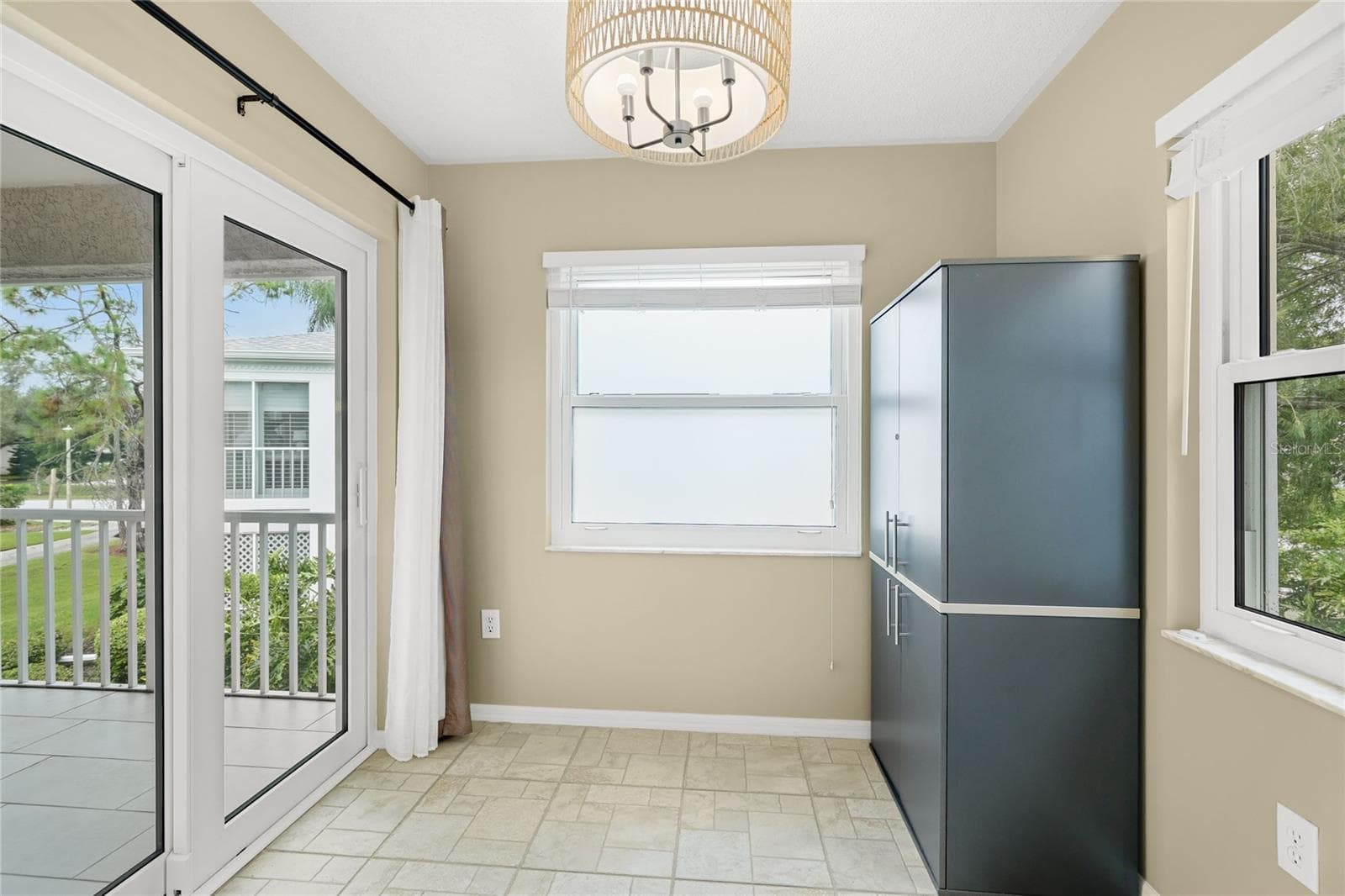 Condominium at 5610 SHEFFIELD GREENE CIR #6, SARASOTA, photo 9 of 54