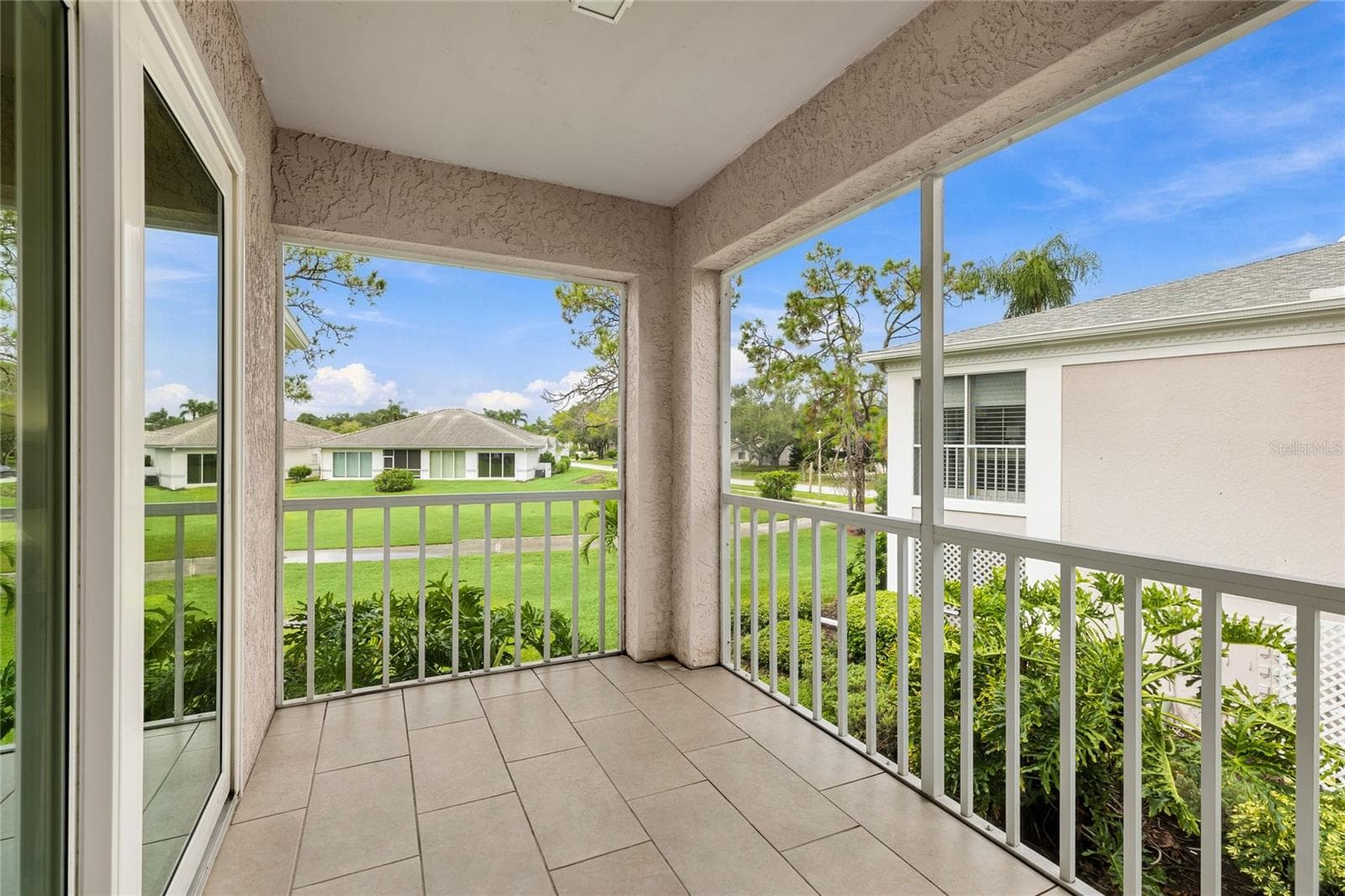 Condominium at 5610 SHEFFIELD GREENE CIR #6, SARASOTA, photo 10 of 54