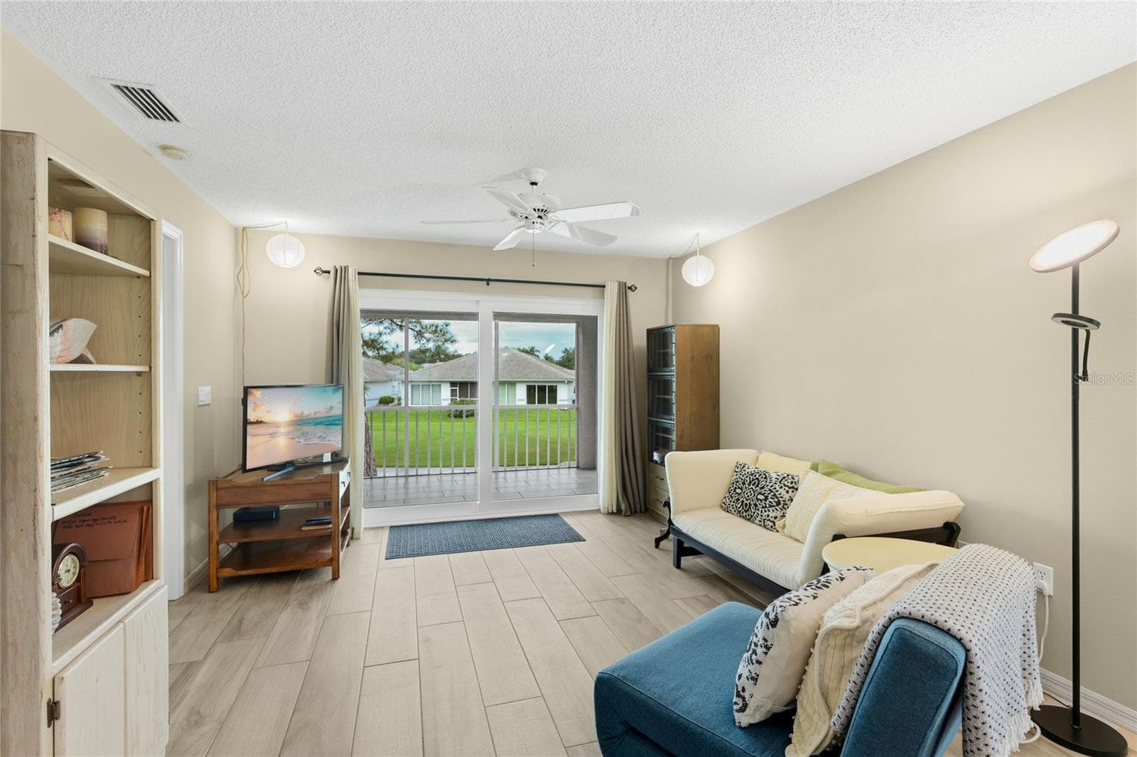 Condominium at 5610 SHEFFIELD GREENE CIR #6, SARASOTA, photo 15 of 54