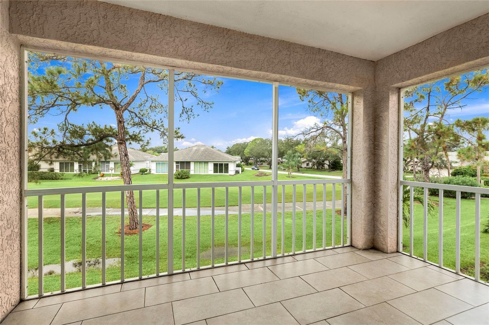 Condominium at 5610 SHEFFIELD GREENE CIR #6, SARASOTA, photo 18 of 54