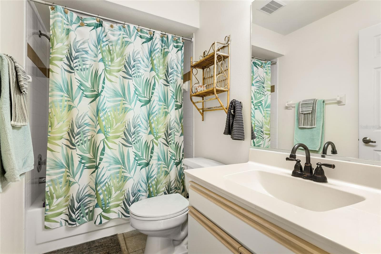 Condominium at 5610 SHEFFIELD GREENE CIR #6, SARASOTA, photo 28 of 54
