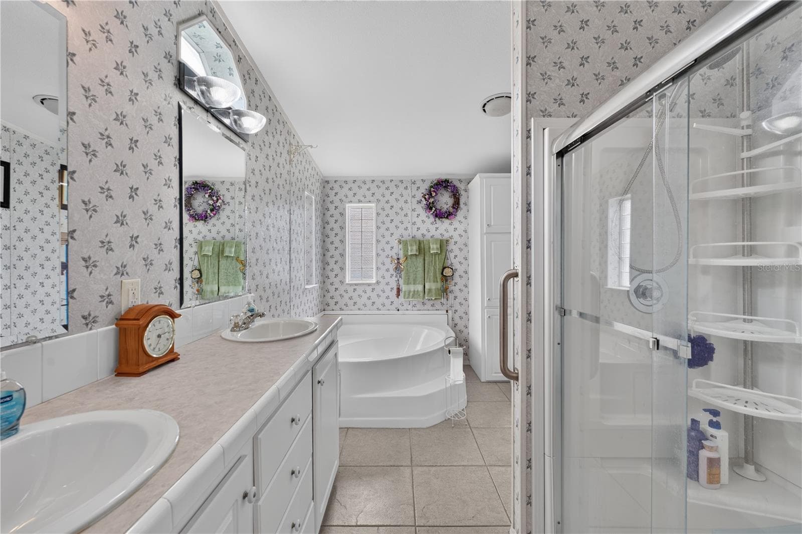 Primary Bathroom - 8425 HEATHER DR, ZEPHYRHILLS
