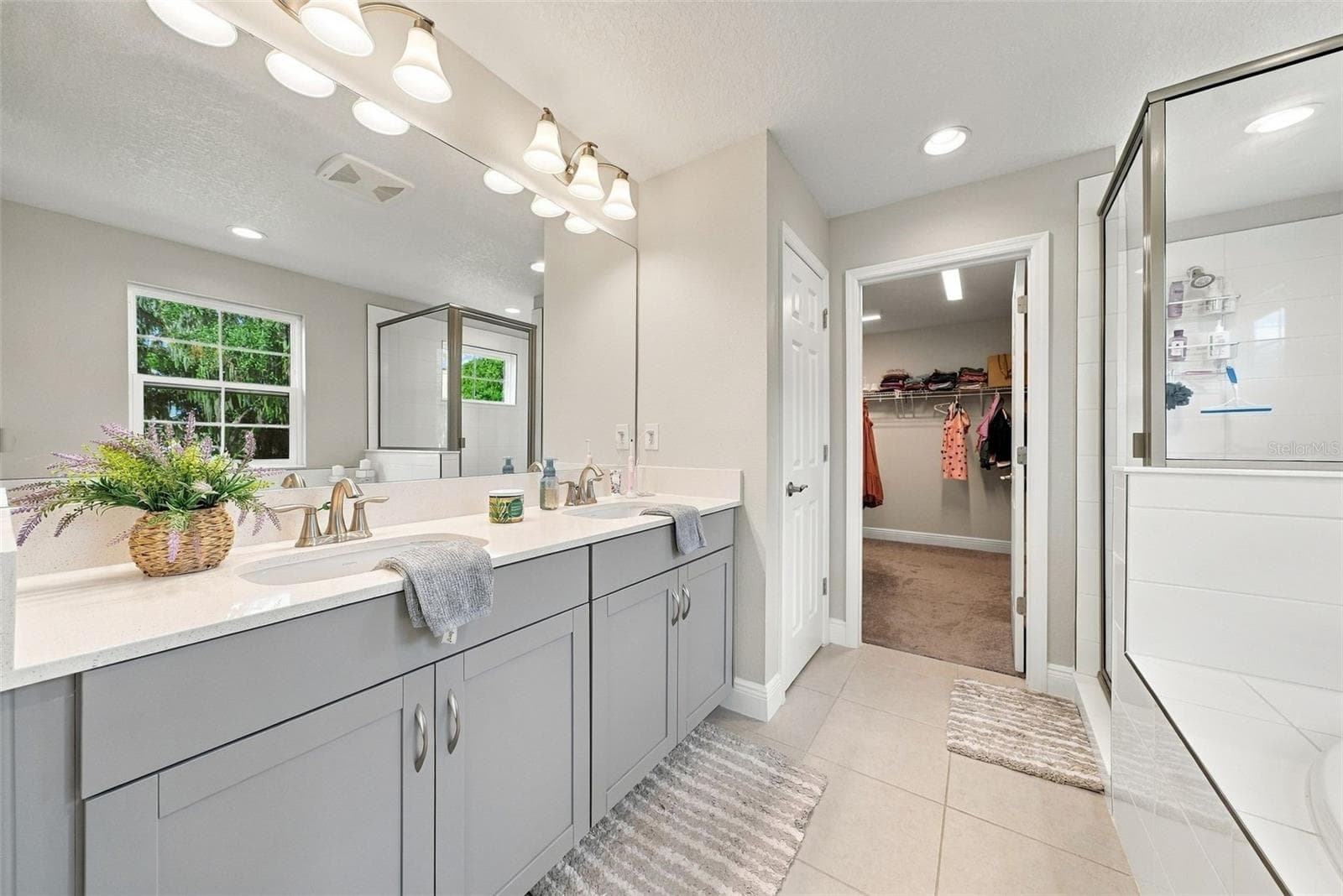 Single Family Residence at 14733 GALLOP RUN DR, LITHIA, photo 13 of 23