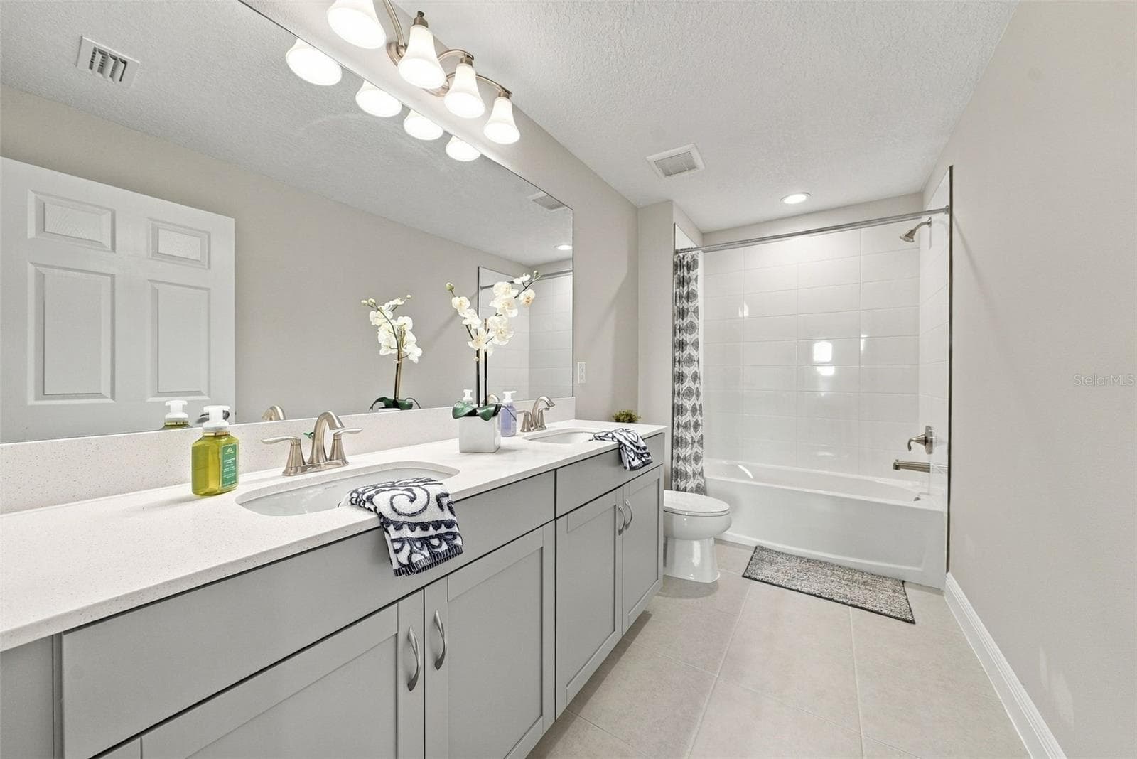 Single Family Residence at 14733 GALLOP RUN DR, LITHIA, photo 17 of 23