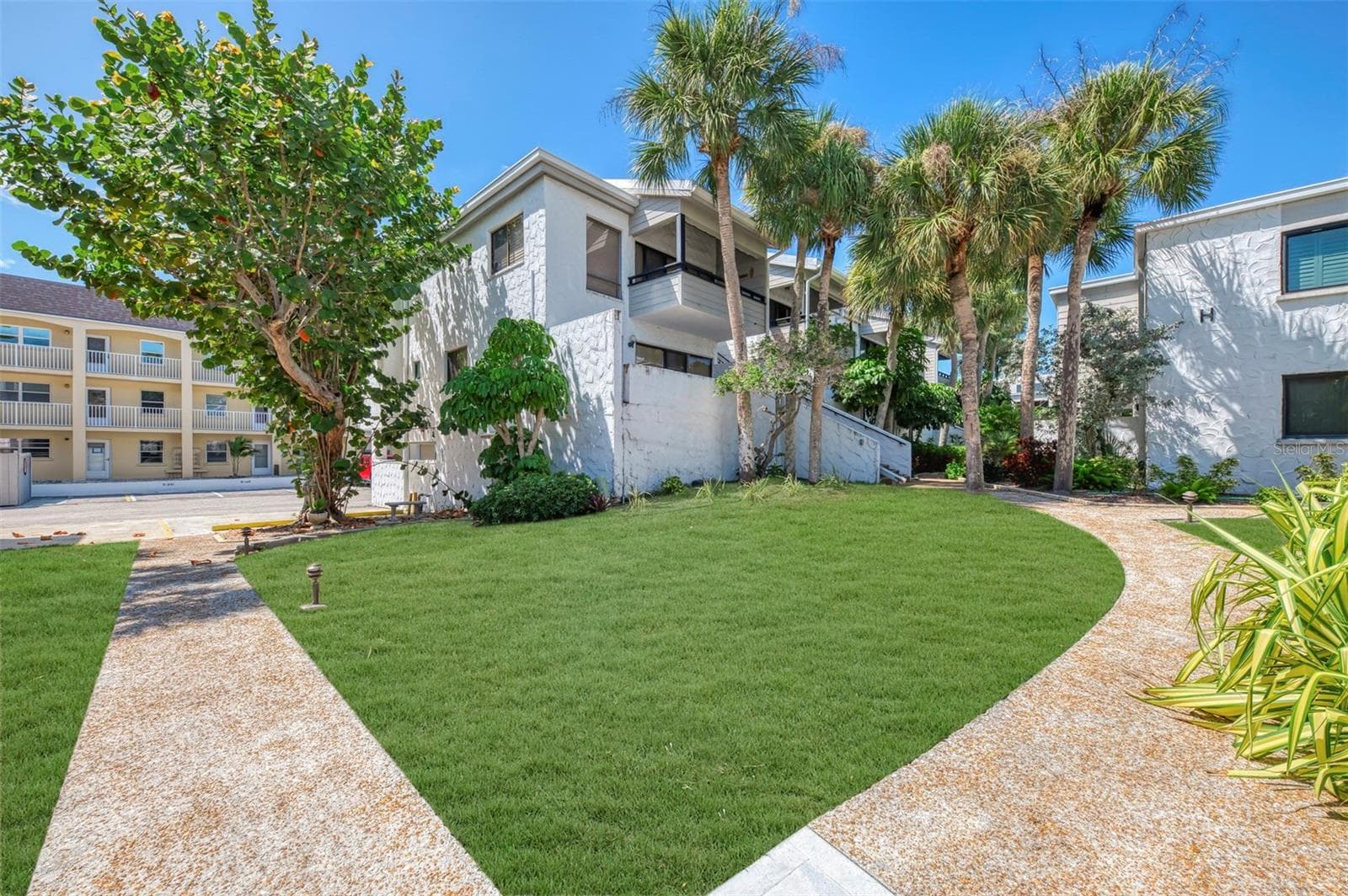 Condominium at 1555 TARPON CENTER DR #I-161, VENICE, photo 4 of 63