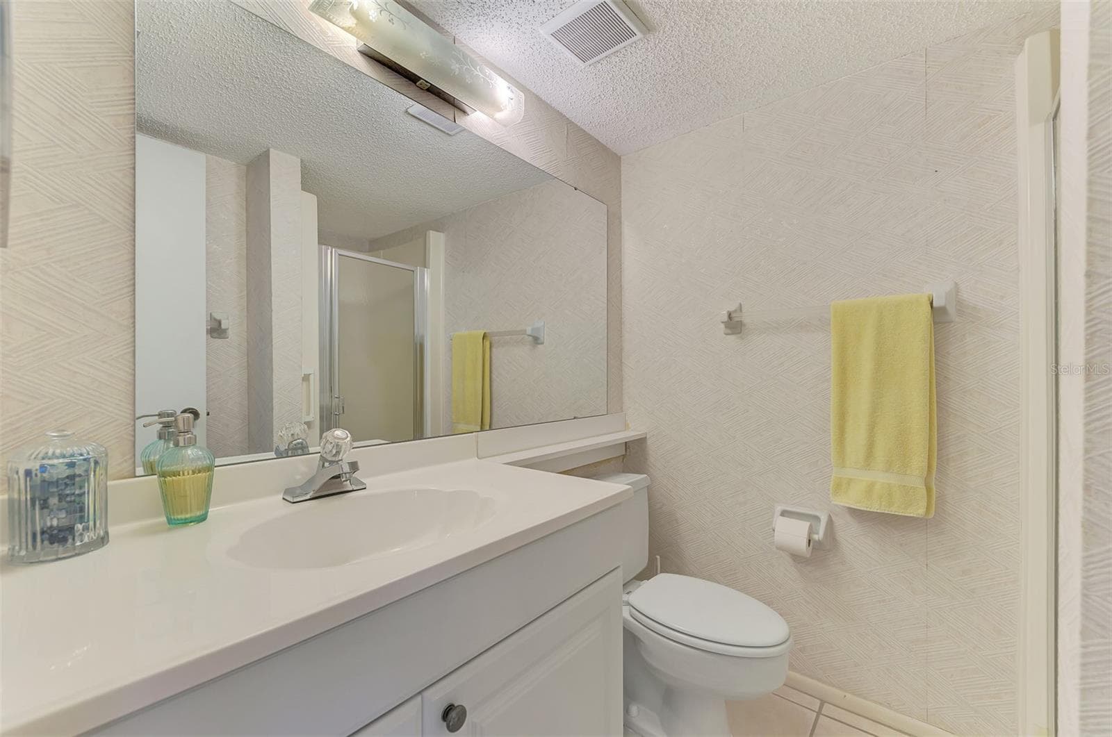 Condominium at 1555 TARPON CENTER DR #I-161, VENICE, photo 33 of 63