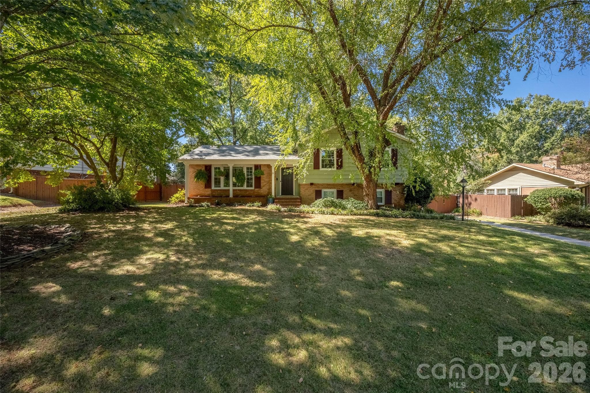 1912 Wedgedale Drive