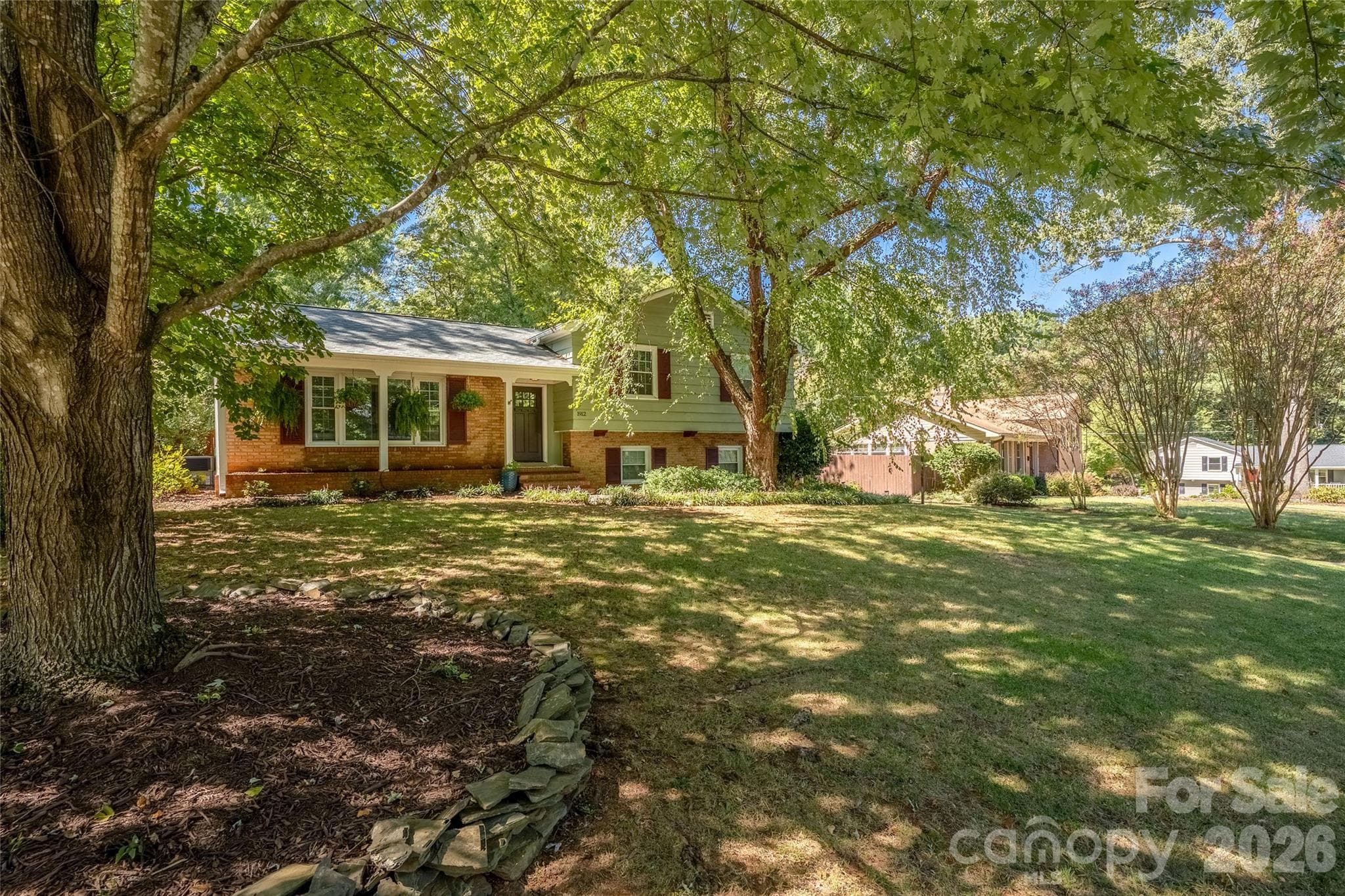 Single Family Residence at 1912 Wedgedale Drive, Charlotte, photo 3 of 45