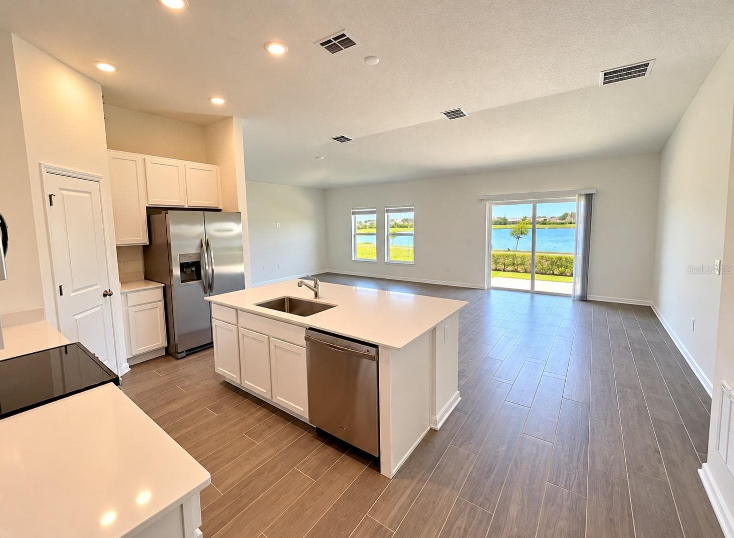 Single Family Residence at 5010 WORCHESTER DR, KISSIMMEE, photo 3 of 17