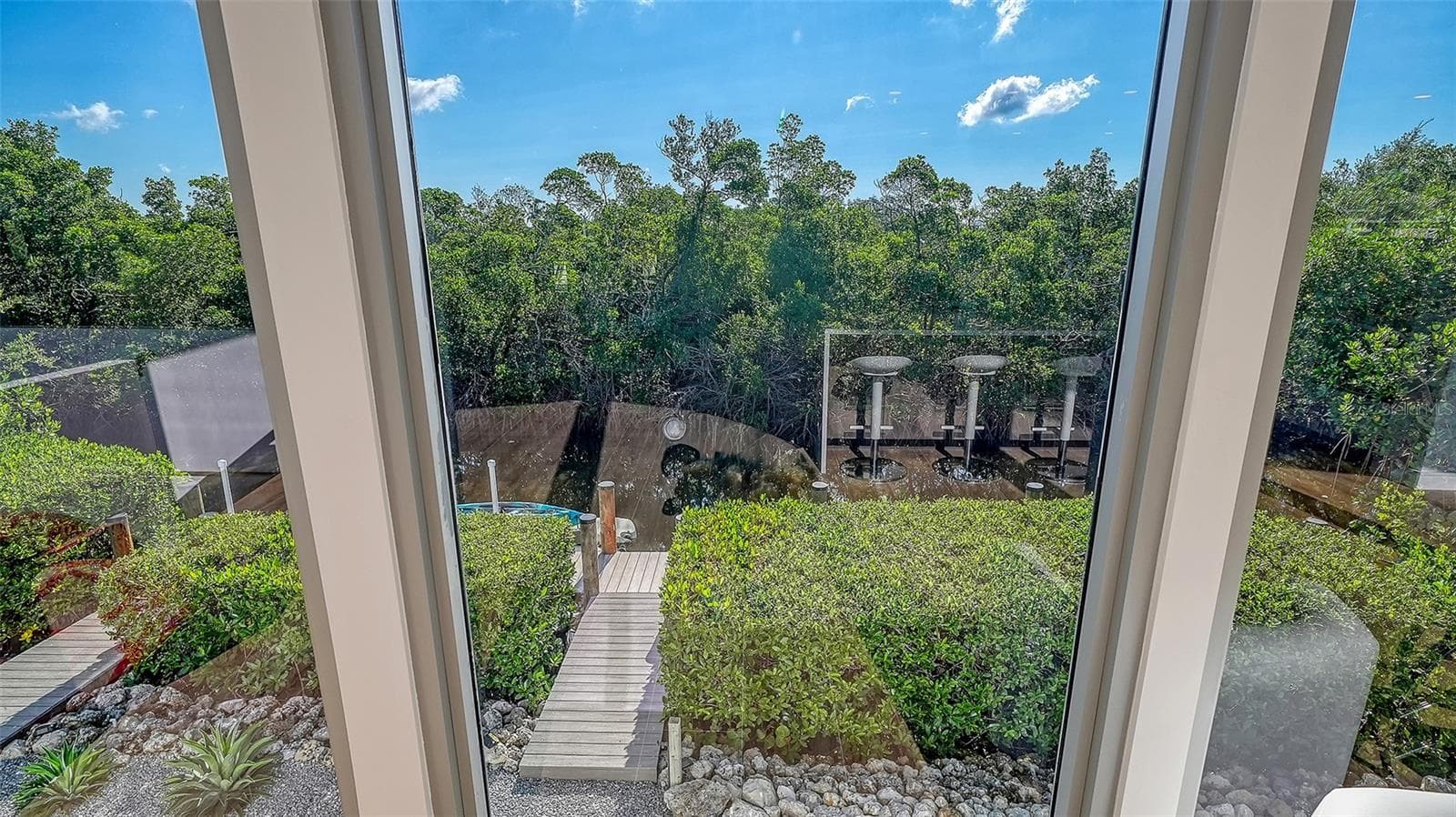 Single Family Residence at 660 PENFIELD ST, LONGBOAT KEY, photo 17 of 53