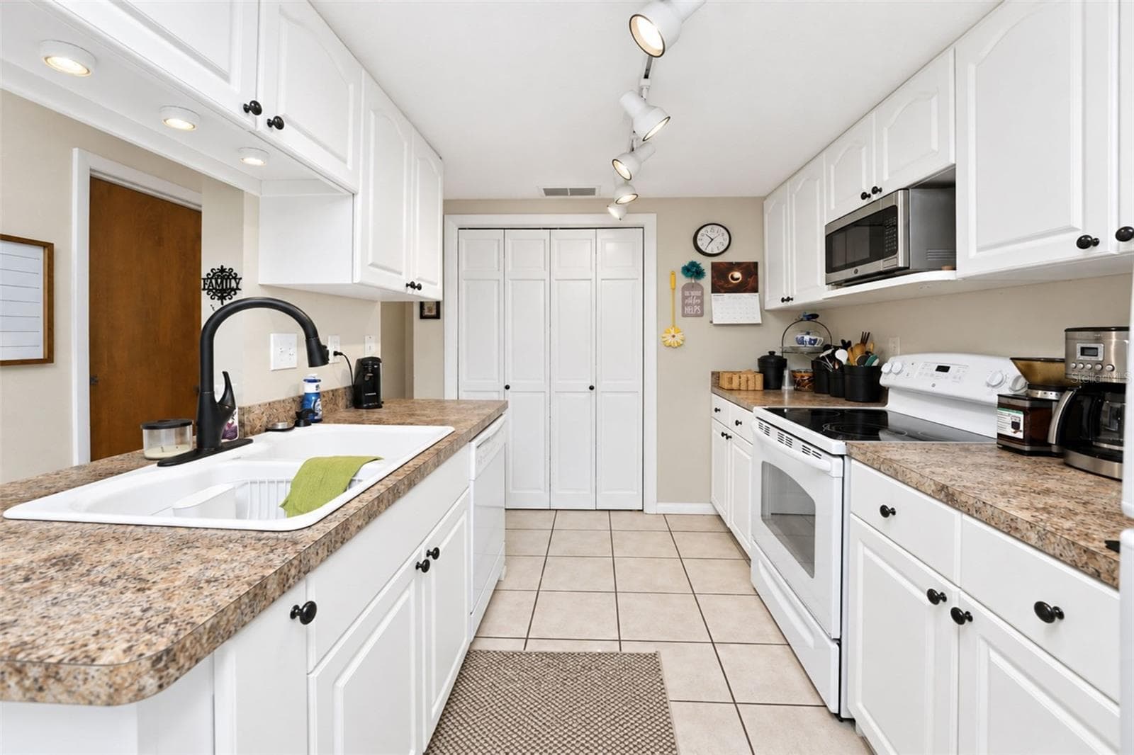 Single Family Residence at 2247 RIO DE JANEIRO AVE, PUNTA GORDA, photo 36 of 80