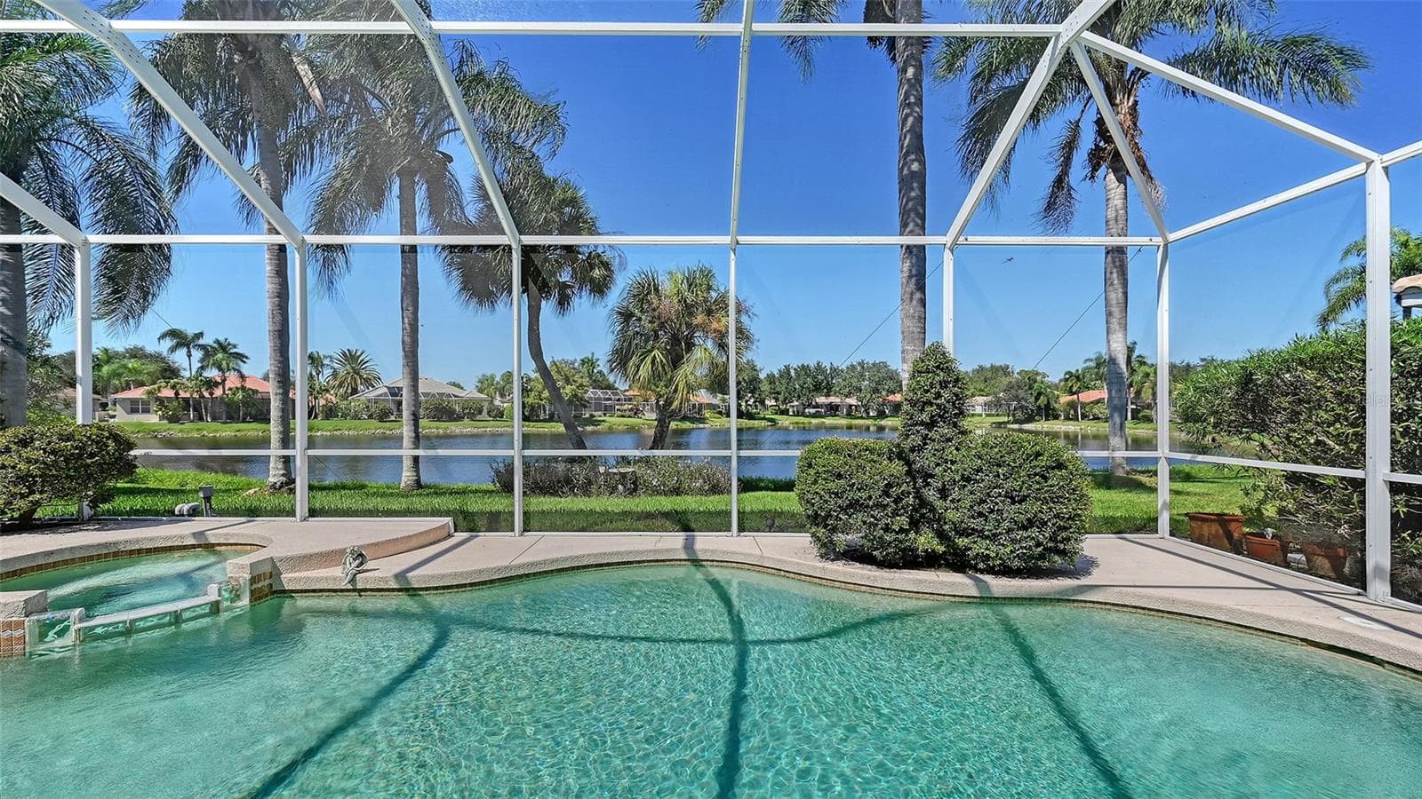 Heated Pool & Spa - 335 PARK TRACE BLVD, OSPREY