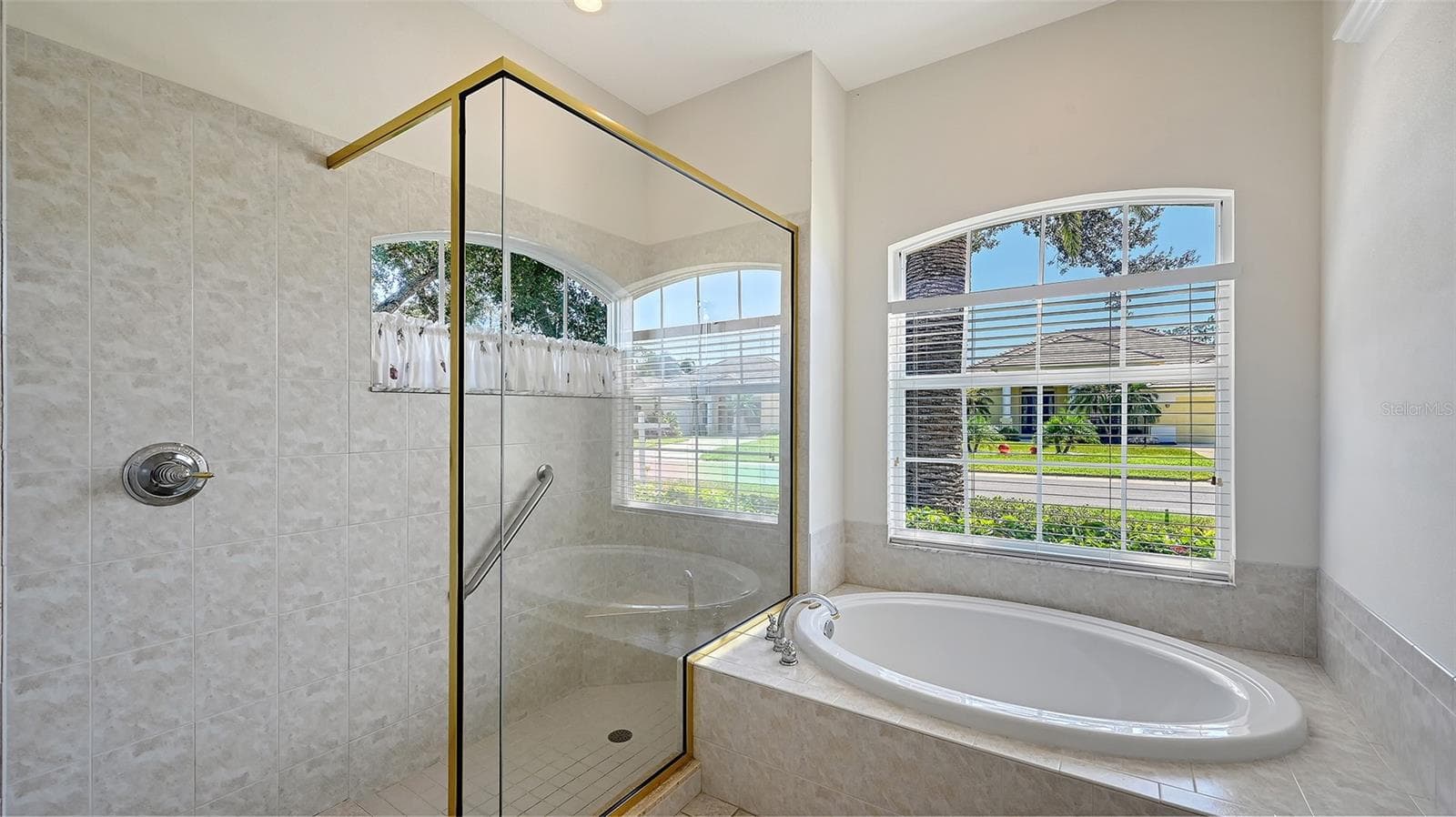 Tub & Shower - 335 PARK TRACE BLVD, OSPREY