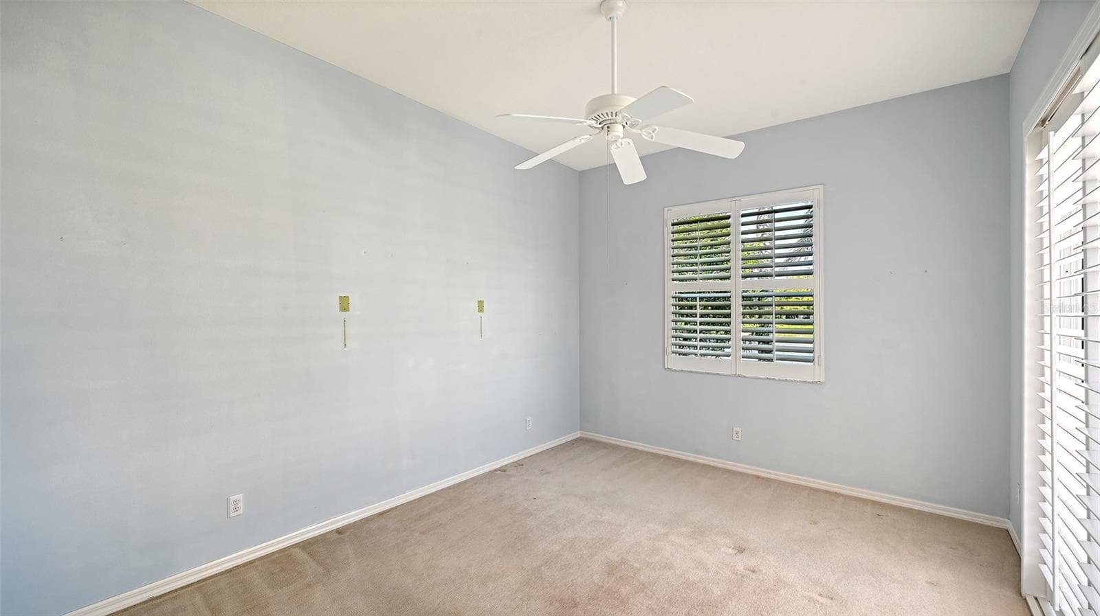 Guest Room with pool view - 335 PARK TRACE BLVD, OSPREY
